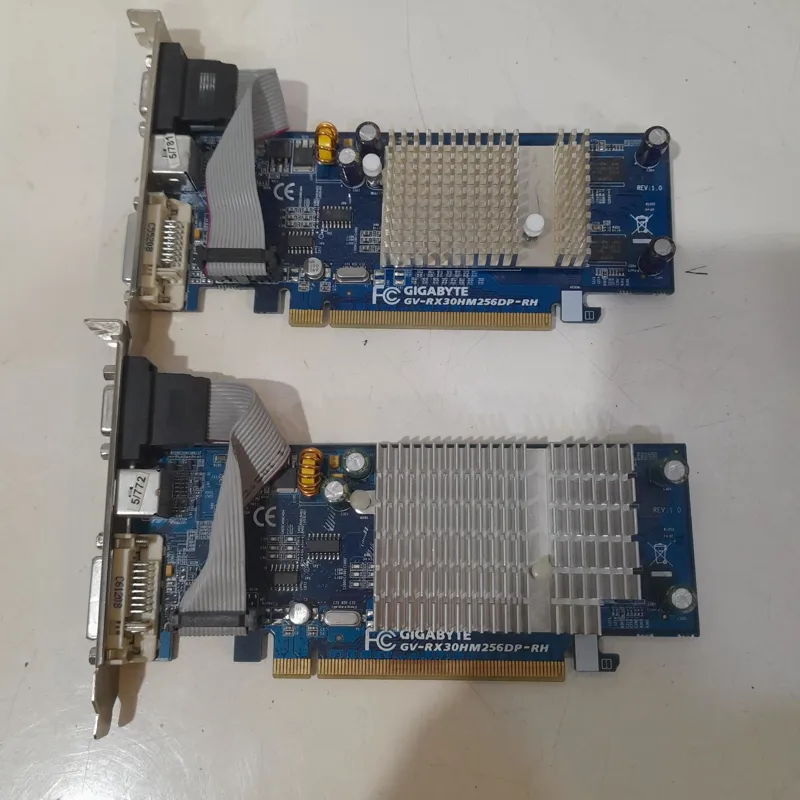 گرافیک gigabyte 256mb