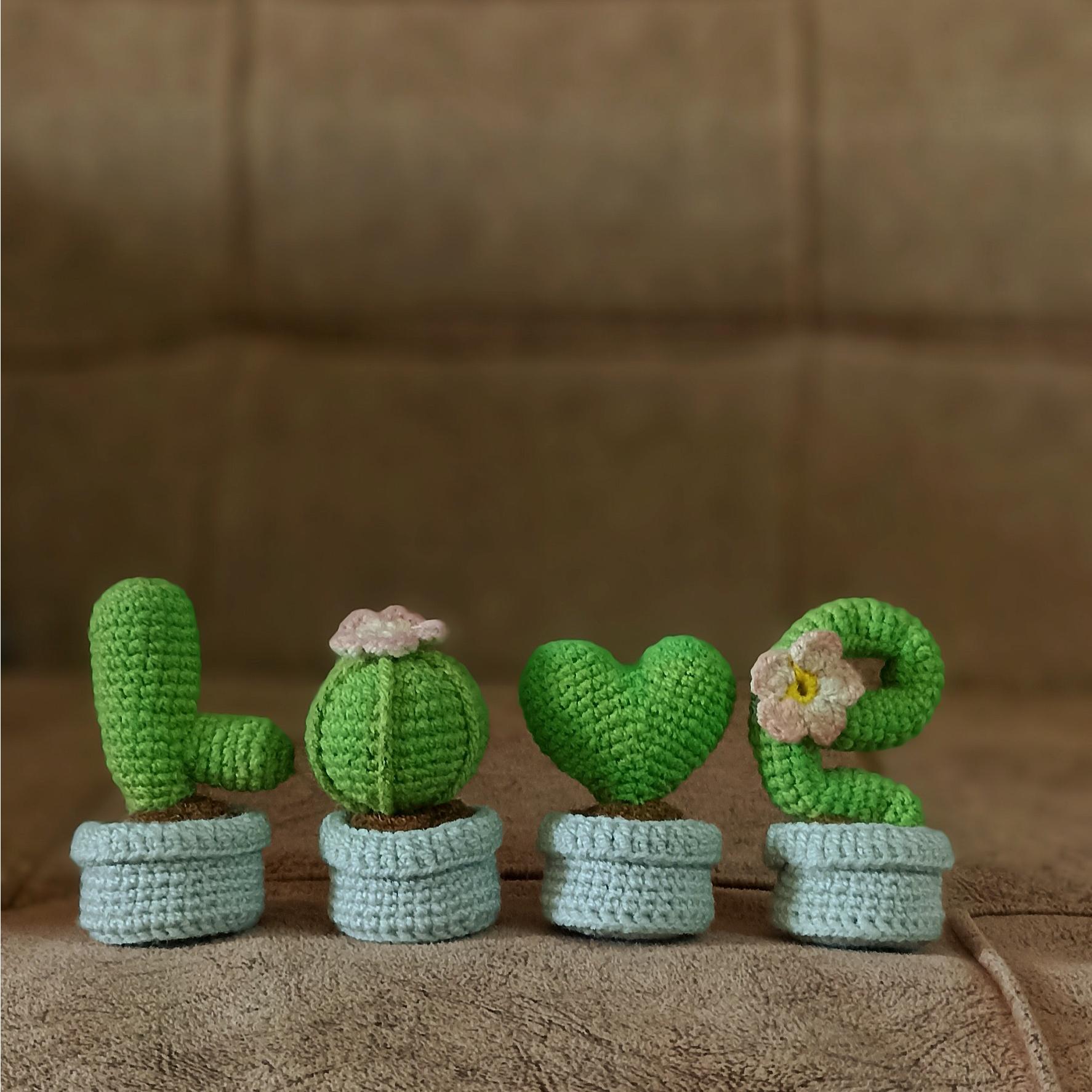 بافتنی گلدون طرحLove