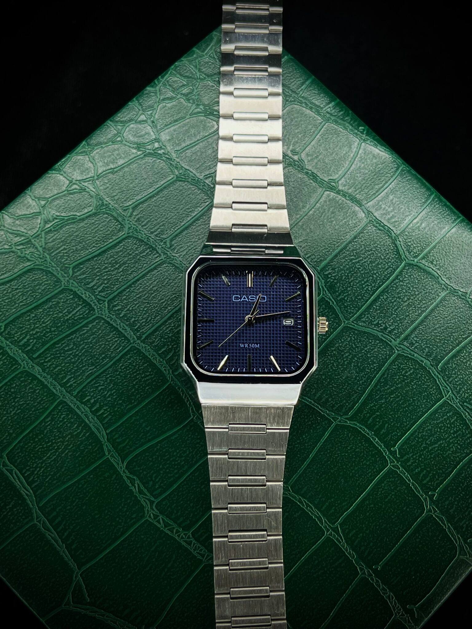ساعت مچی کاسیو CASIO بند سفید صفحه سرمه ای،شیک