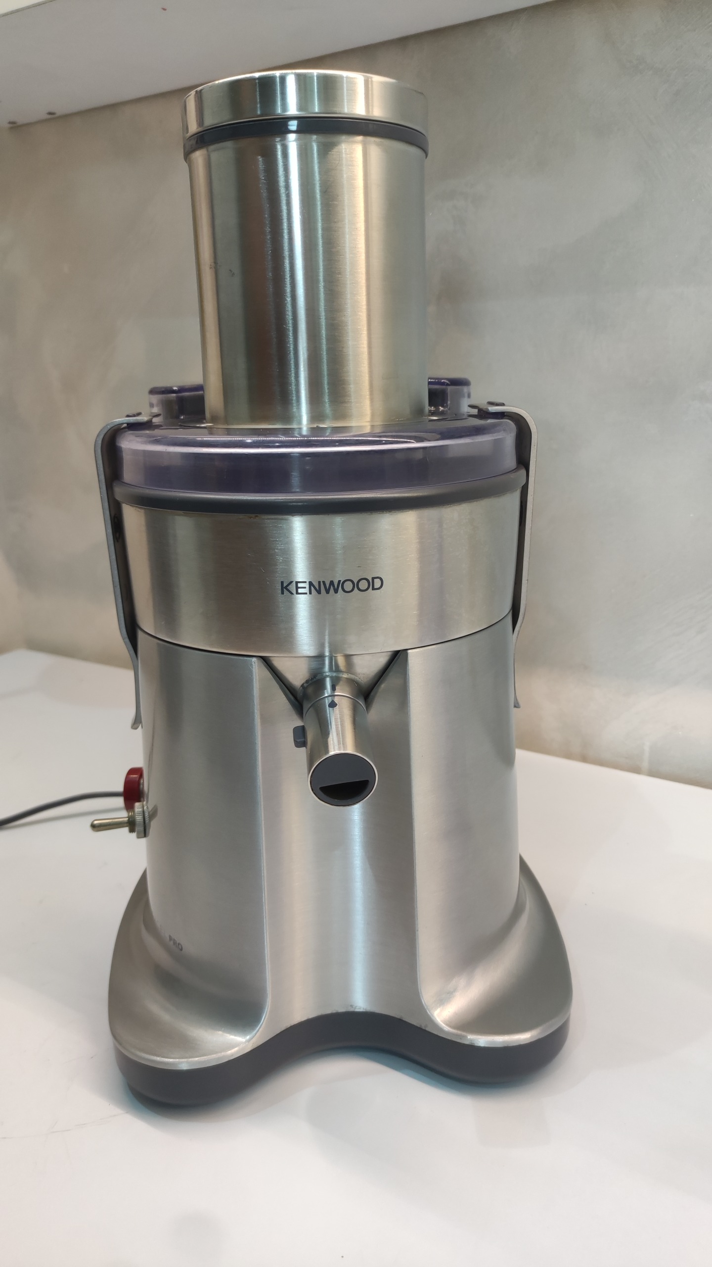 آبمیوه گیری کنوود مدل JE850