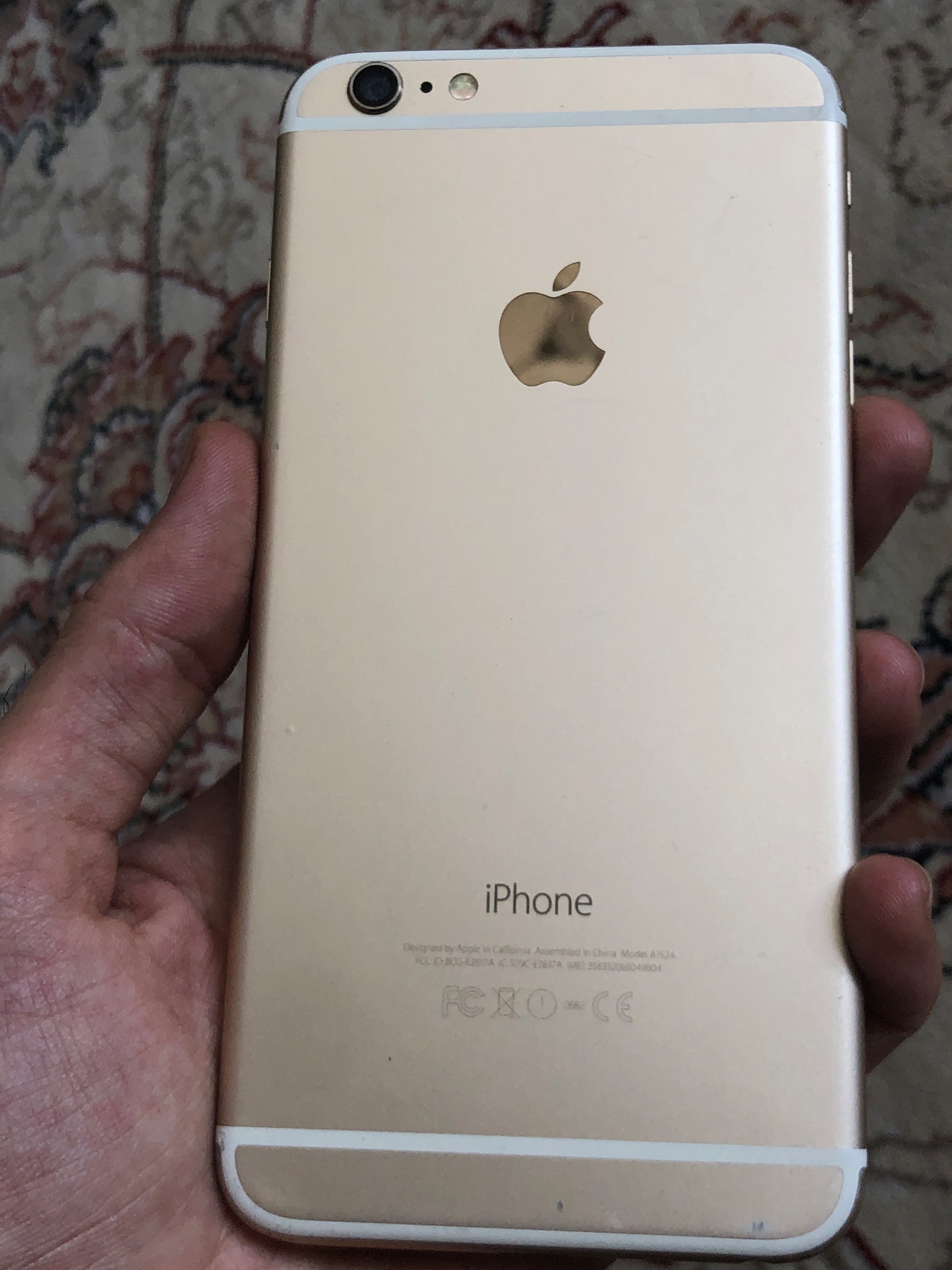ایفون 6 پلاس به همراه کارتون