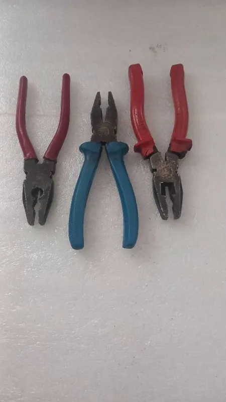 انبر دست قدیمی