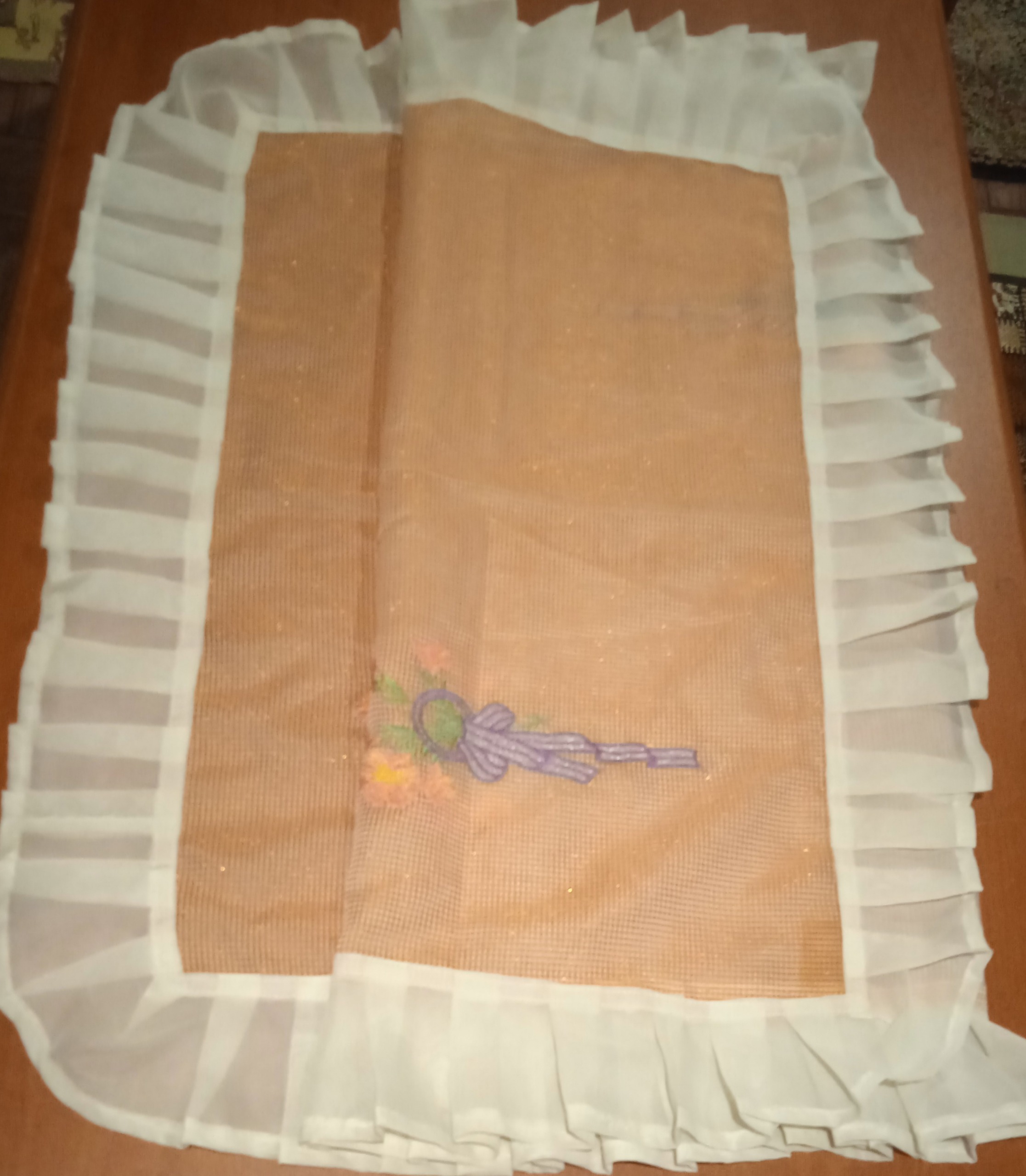 رومیزی دور چین