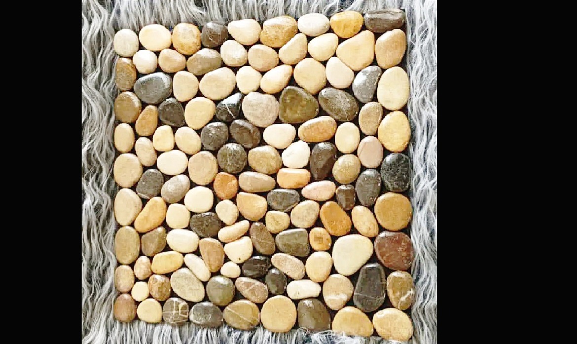 زیر قابلمه ای سنگی مربع