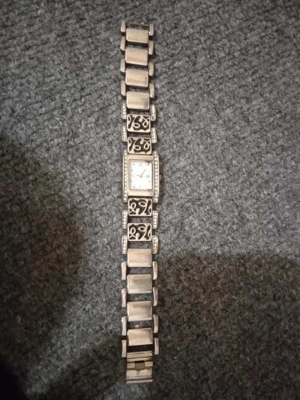 ساعت مچی گلوریا