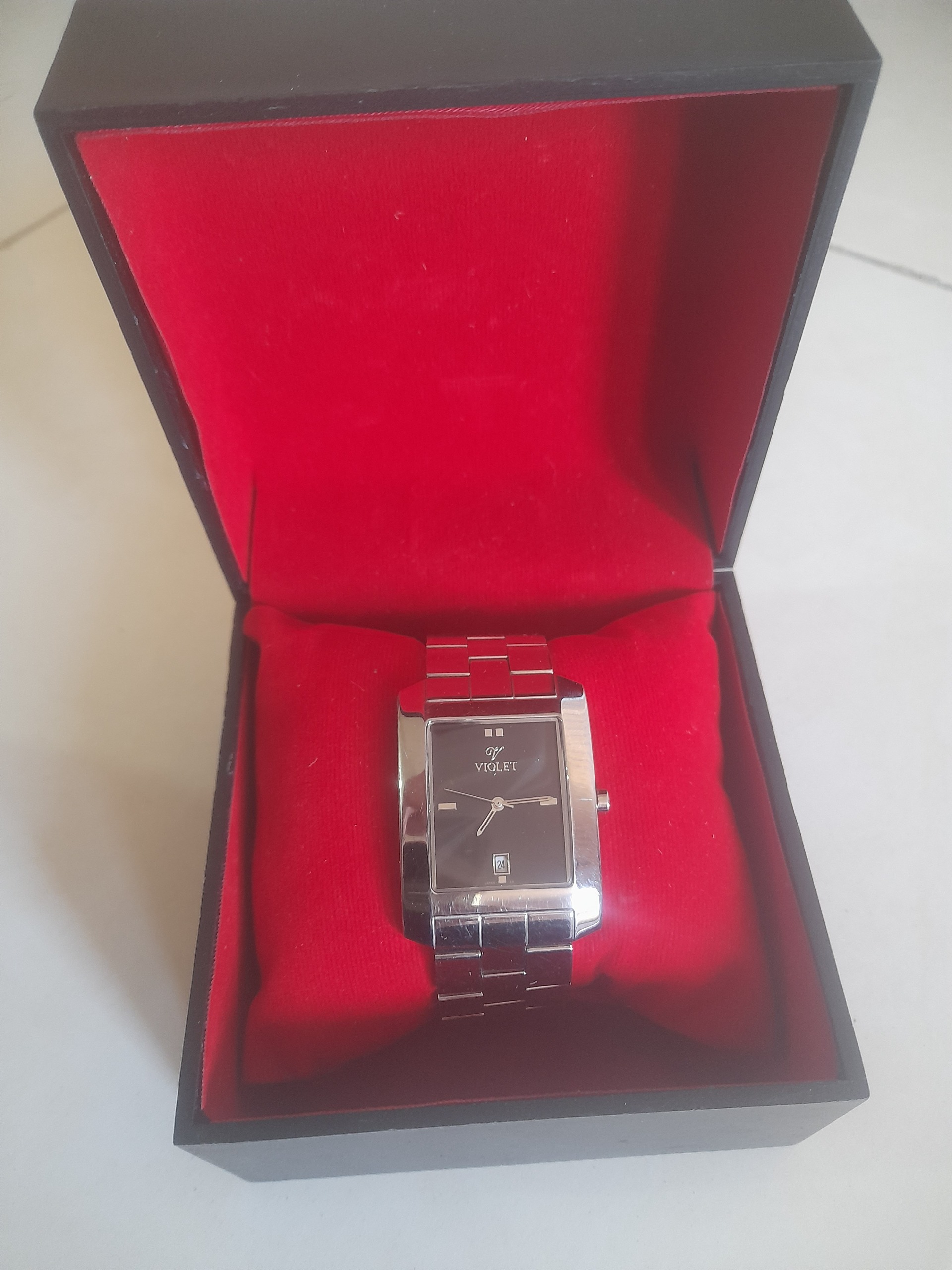 ساعت مچی مردانه صفحه مشکی برند ویولت مدل 0085G