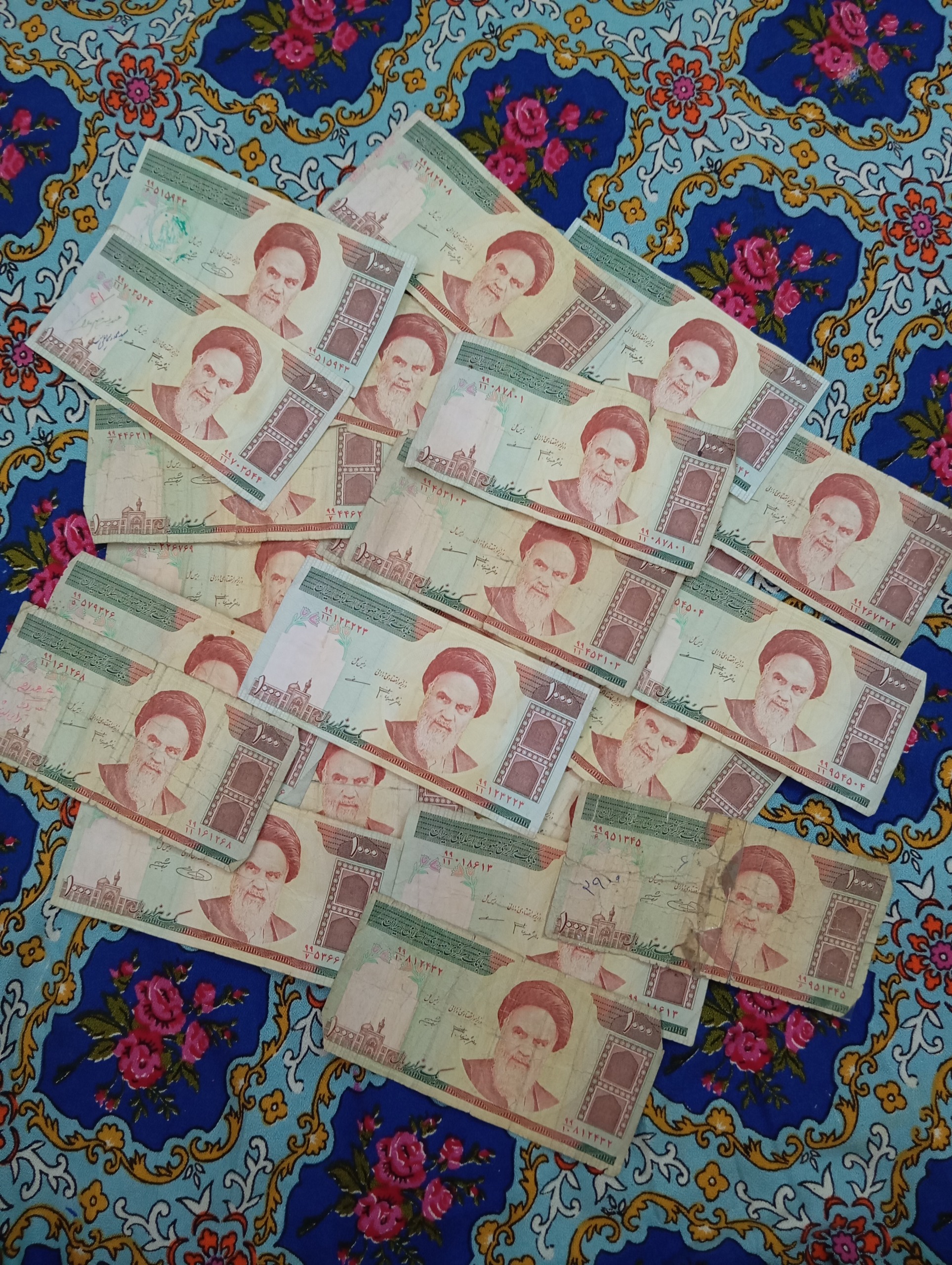 100 تومنی امام با صورت 99