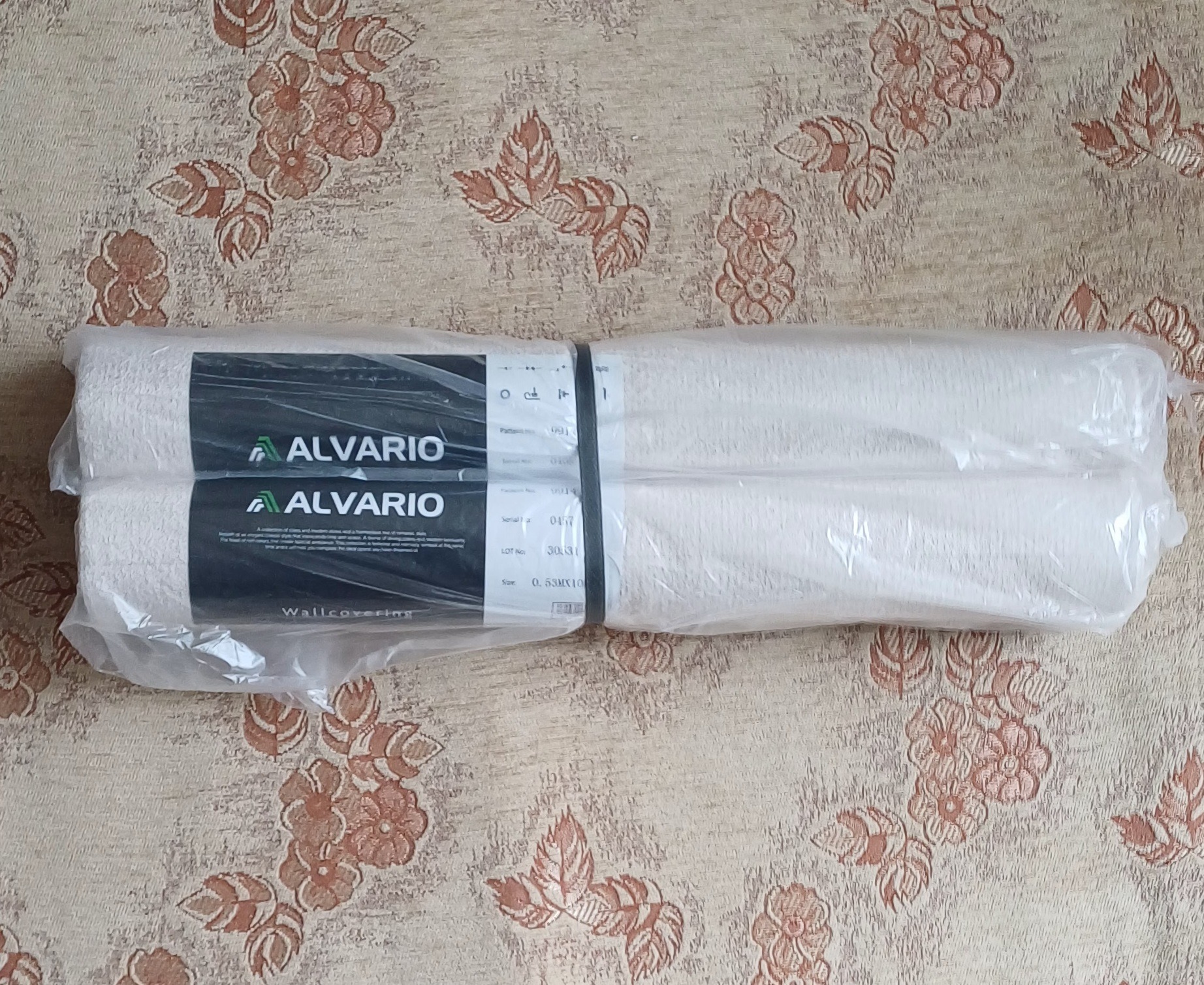 کاغذی دیواری Alvario