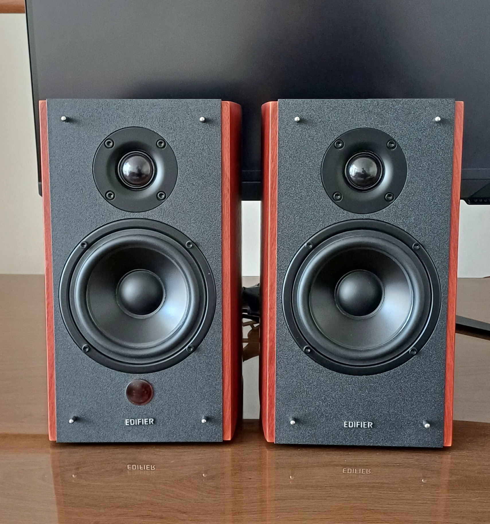 اسپیکر بلوتوثی ادیفایر R2000DB