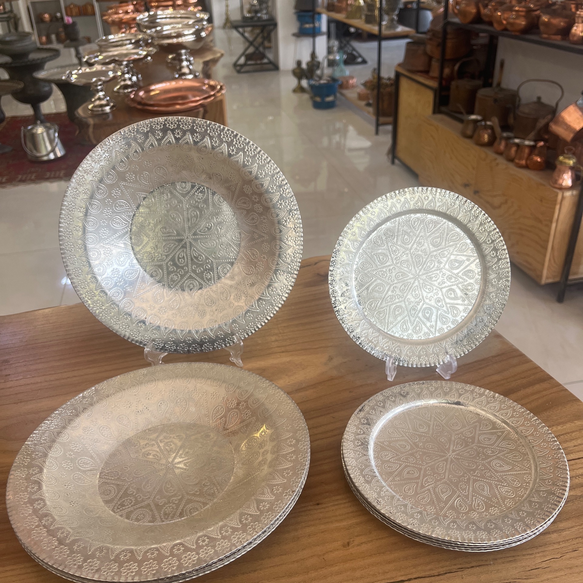 پیش دستی و بشقاب