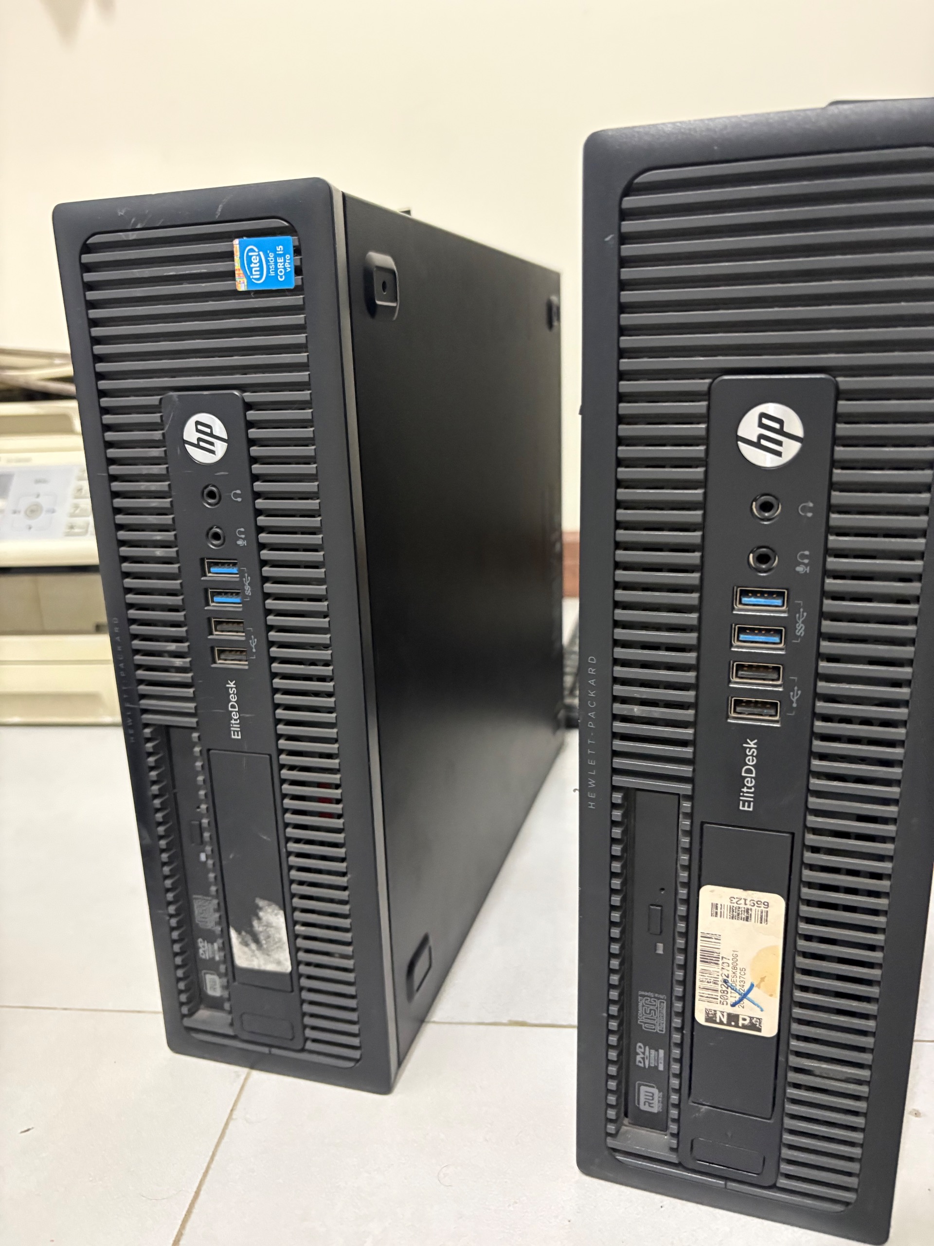 مینی کیس g1 hp بهمراه مانیتور hp E221