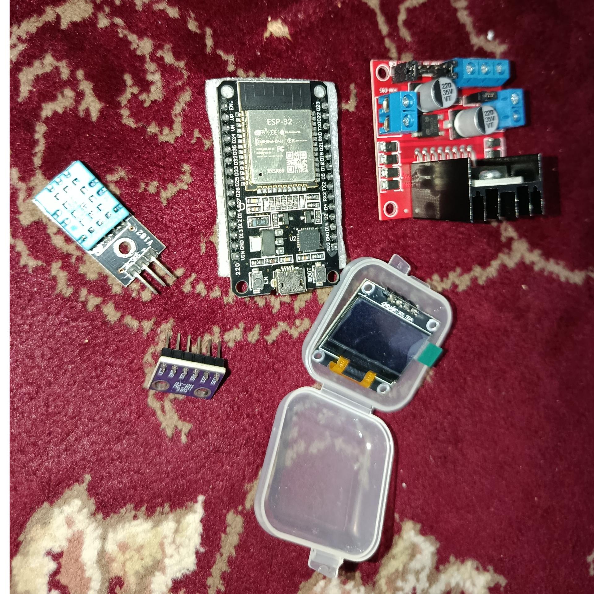 esp32دو ماژولنمایشگردرایور متور(مزایده داغ)