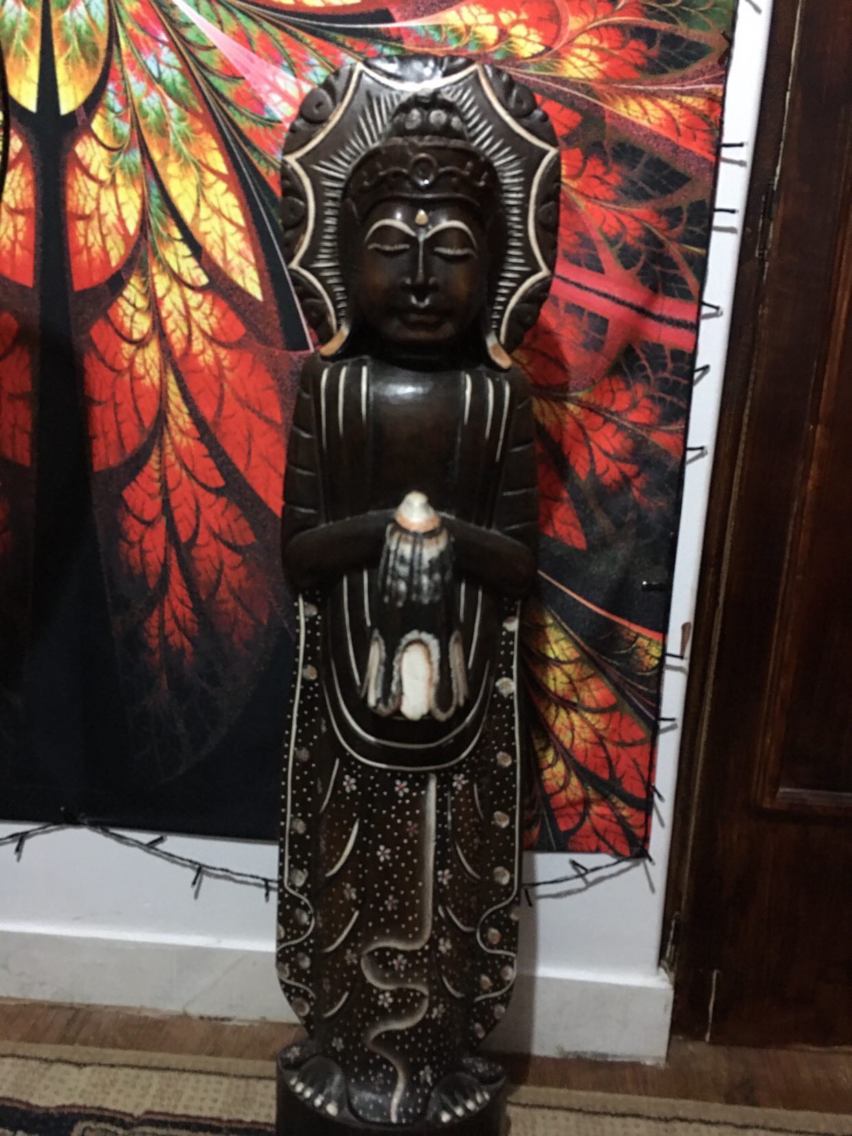 مجسمه چوبی قدیمی