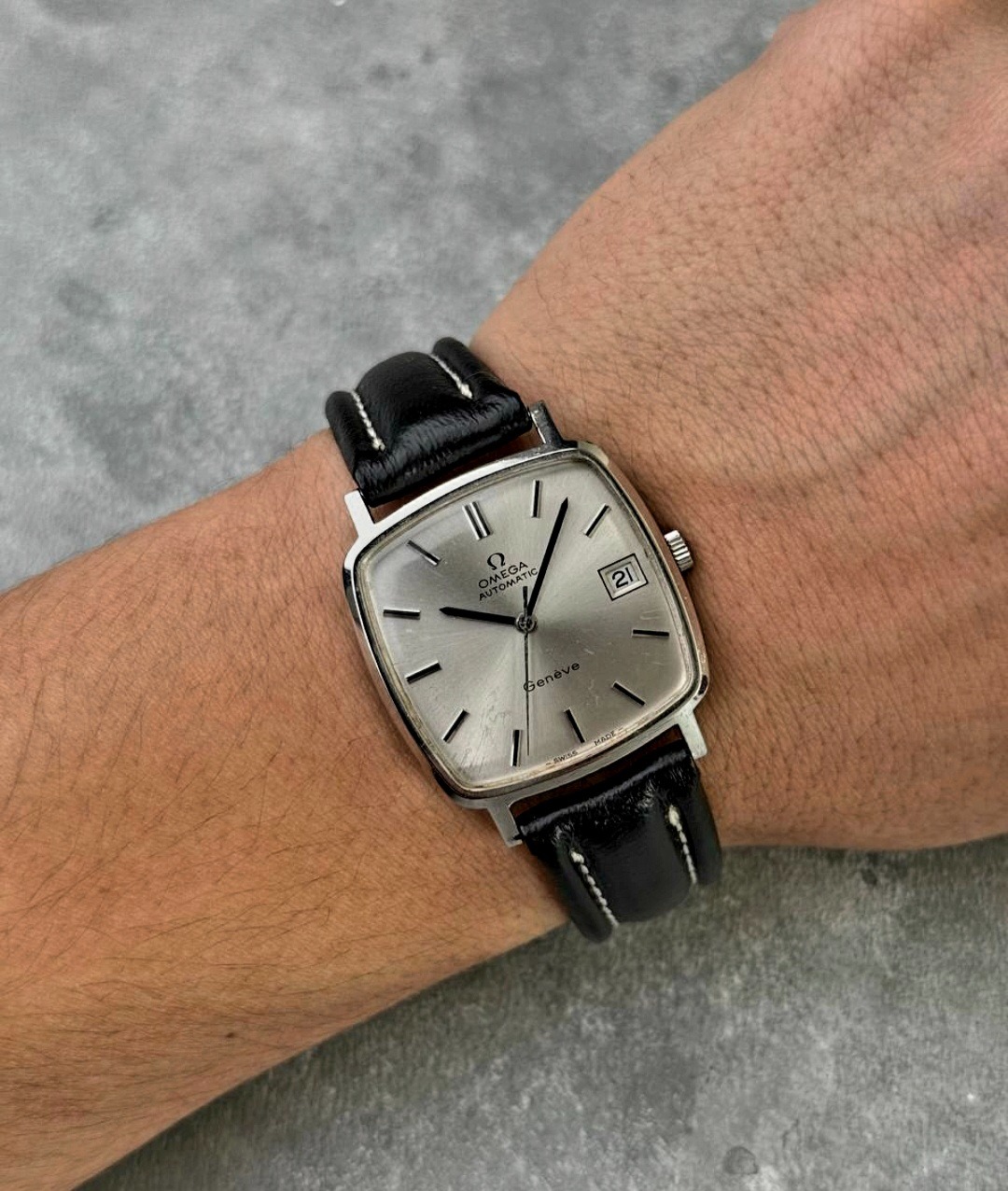 ساعت مچی قدیمی امگا