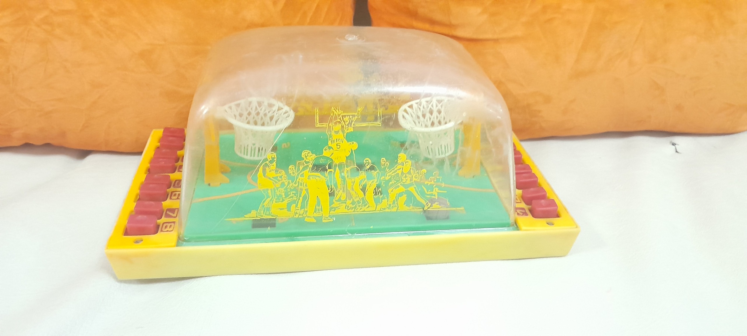 بسکتبال دکمه ای قدیمی
