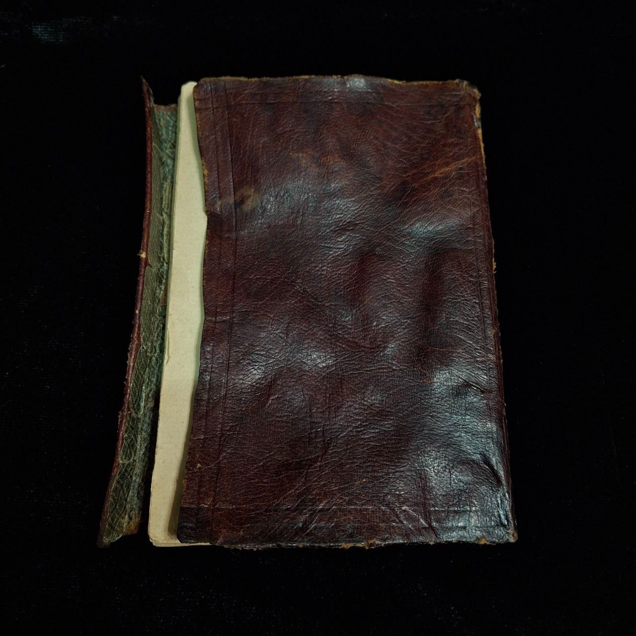 دفترچه قدیمی قدمت بالا قاجاری برگه سفید جلد چرم