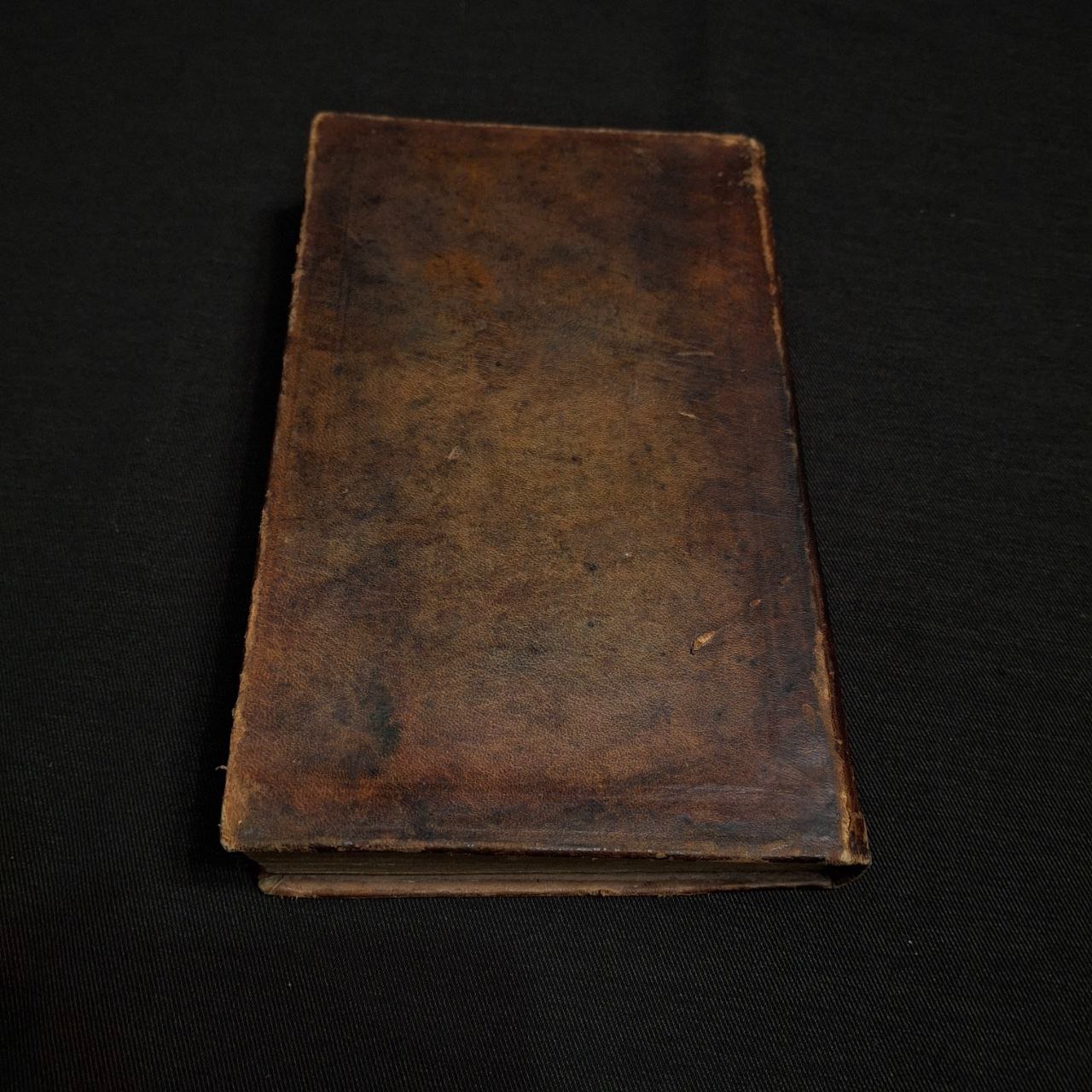 کتاب آخرین حرف رکامبول چاپ فرانسه قدمت بالا قرن 18