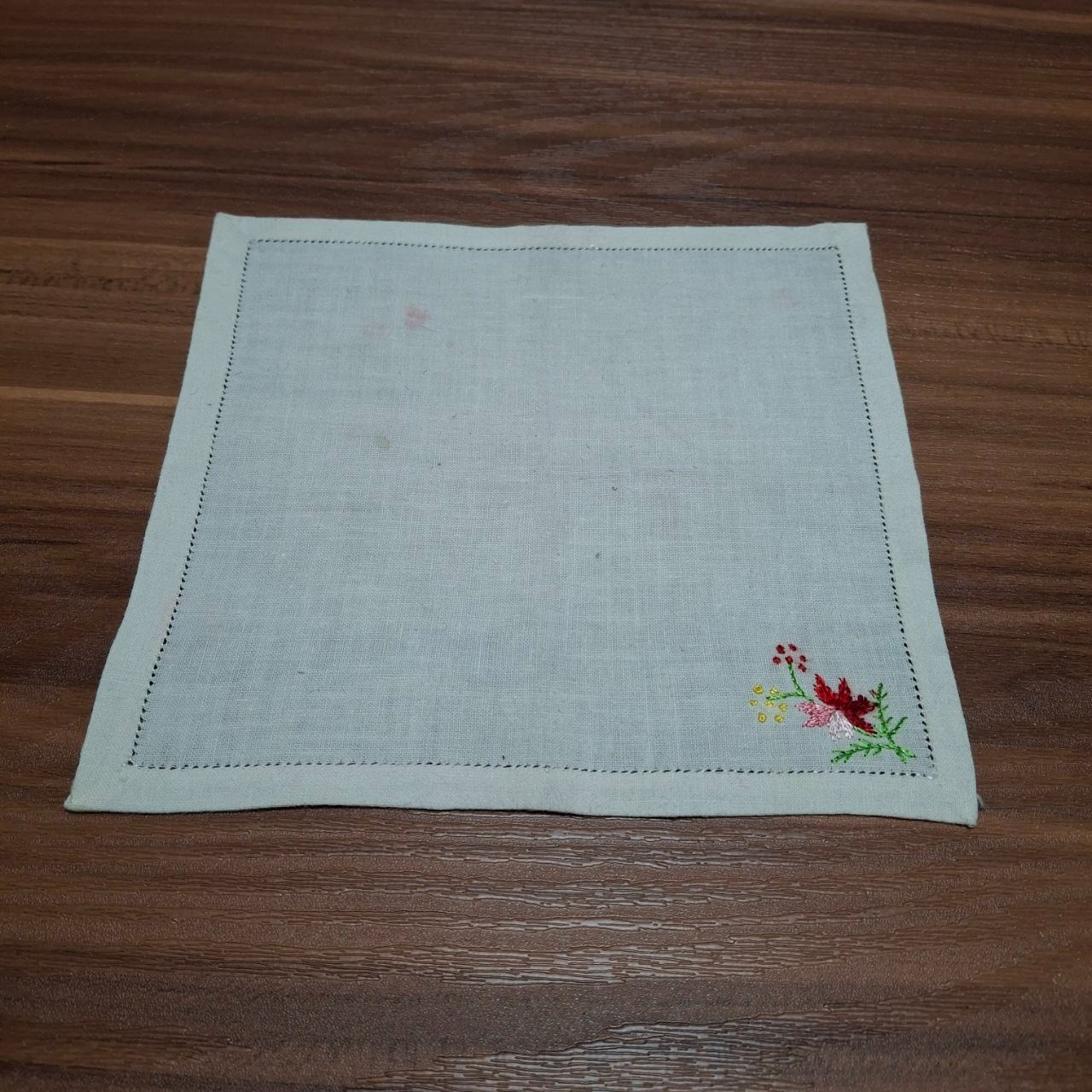 دستمال قدیمی تماما کار دست سوزن دوزی پهلوی