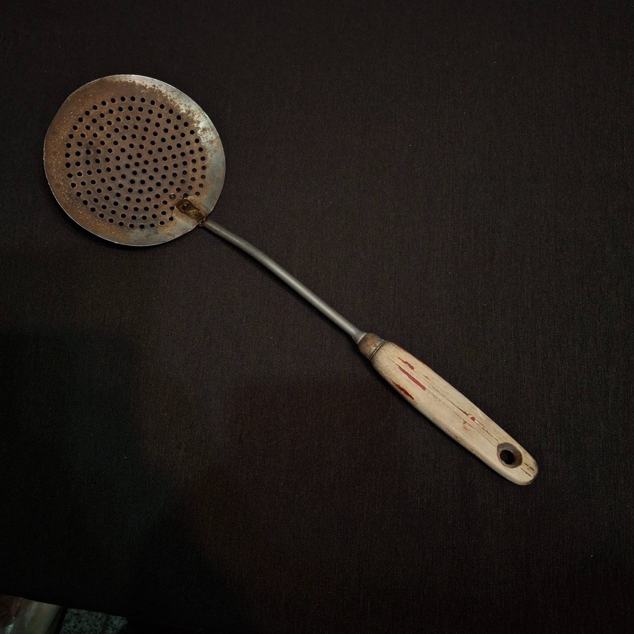 کفگیر قدیمی دسته چوبی وینتیج ساخت انگلستان 