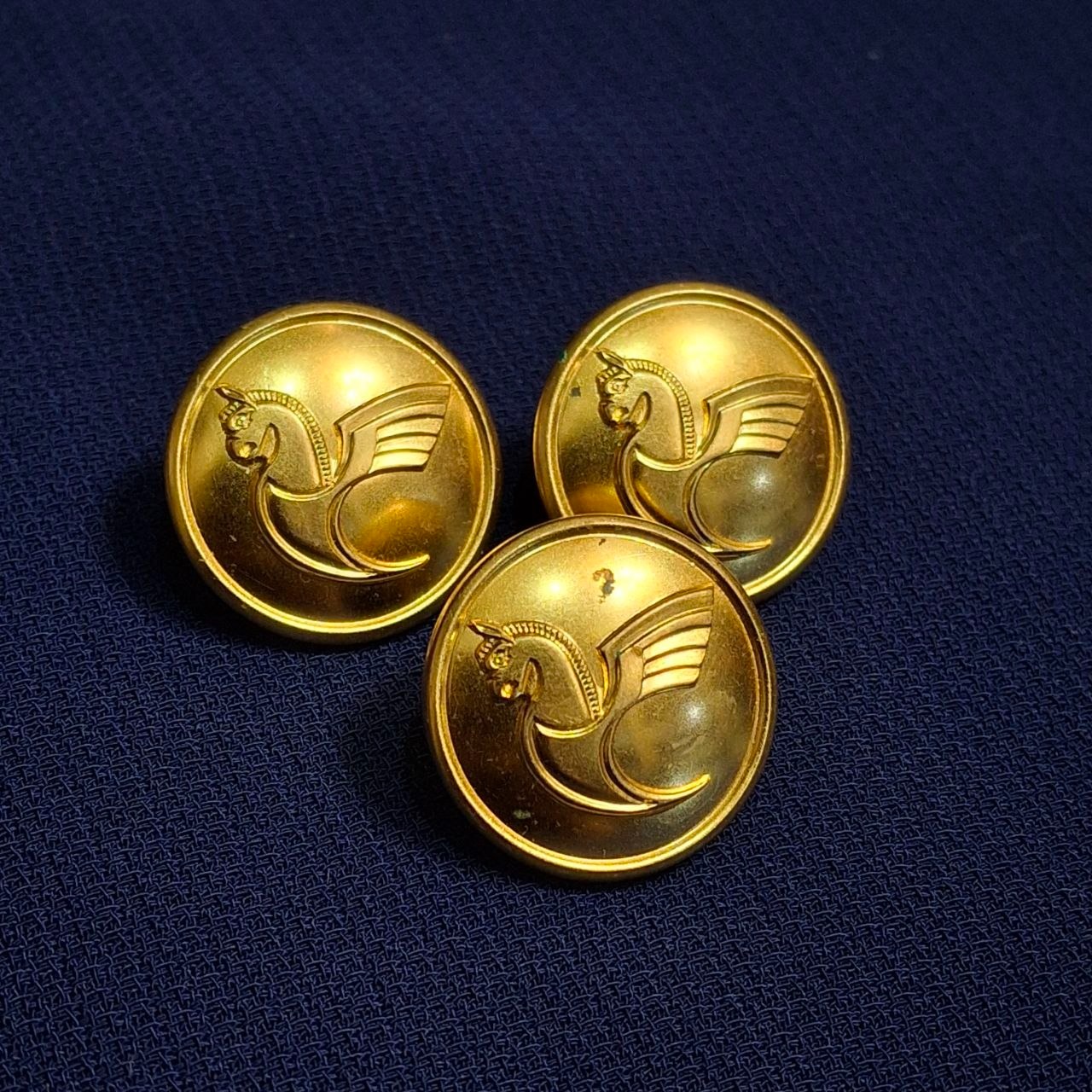 مجموعه دکمه هواپیمایی ایران ایر "هما" سه عددی