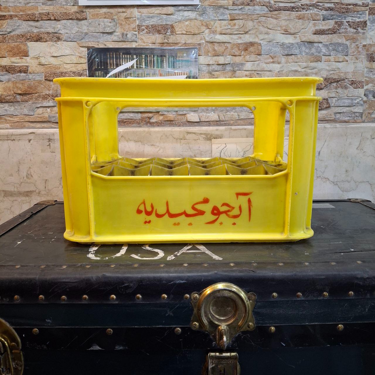 صندوق قدیمی مربوط به بطری برند آبجو مجیدیه نایاب
