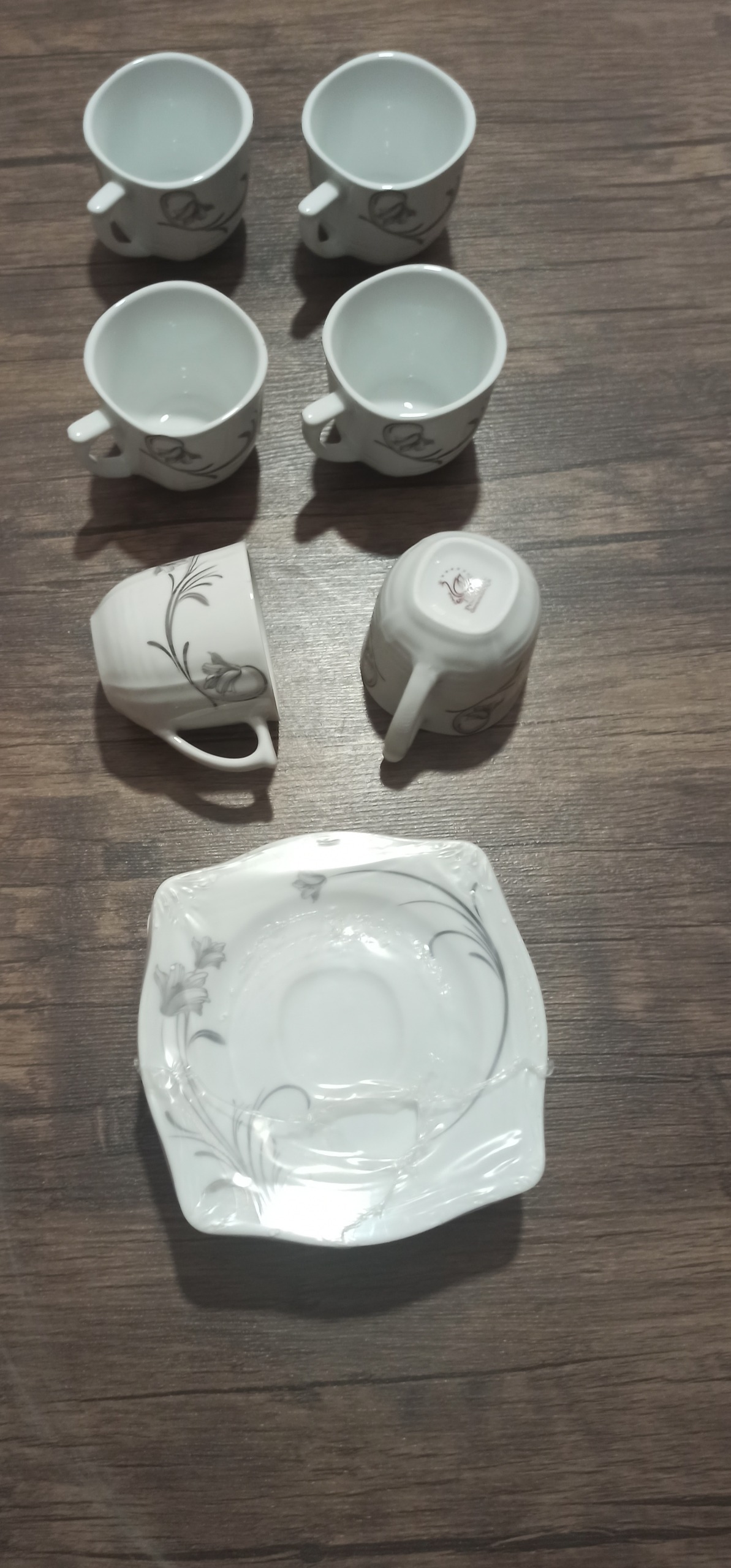 یک دست استکان نعلبکی چینی