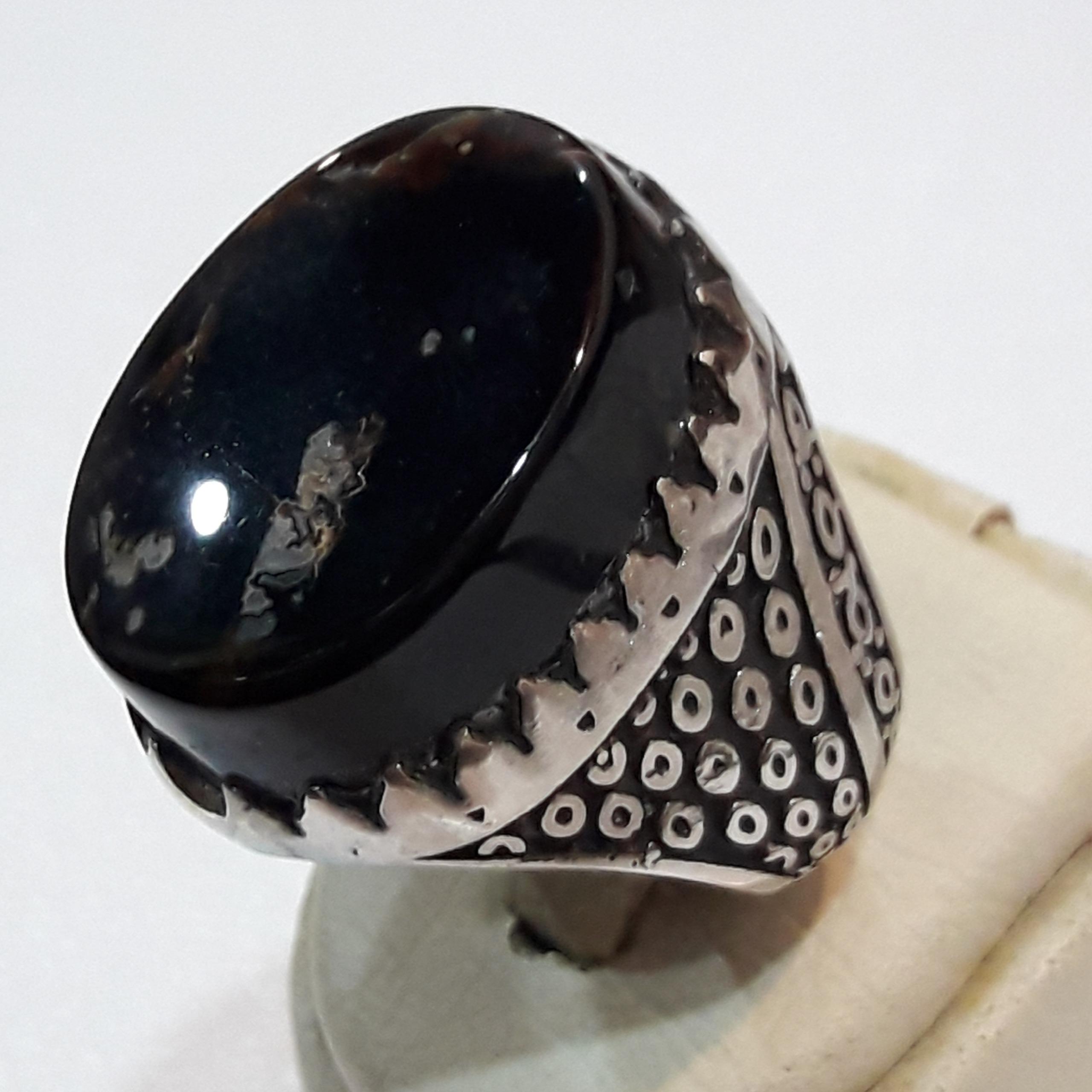 انگشتر عقیق مشکی خوش قواره