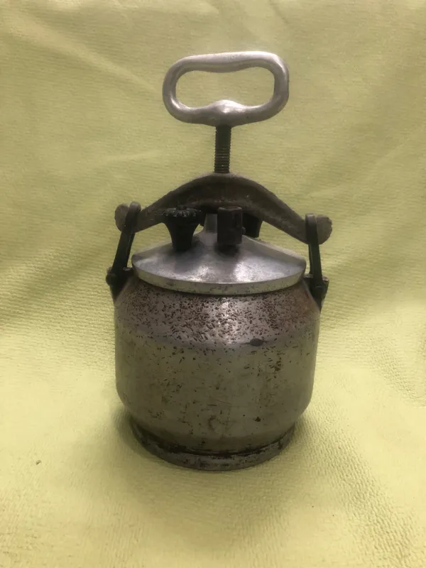 زودپز کوچک قدیمی