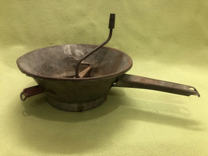 آبمیوه گیری دستی قدیمی