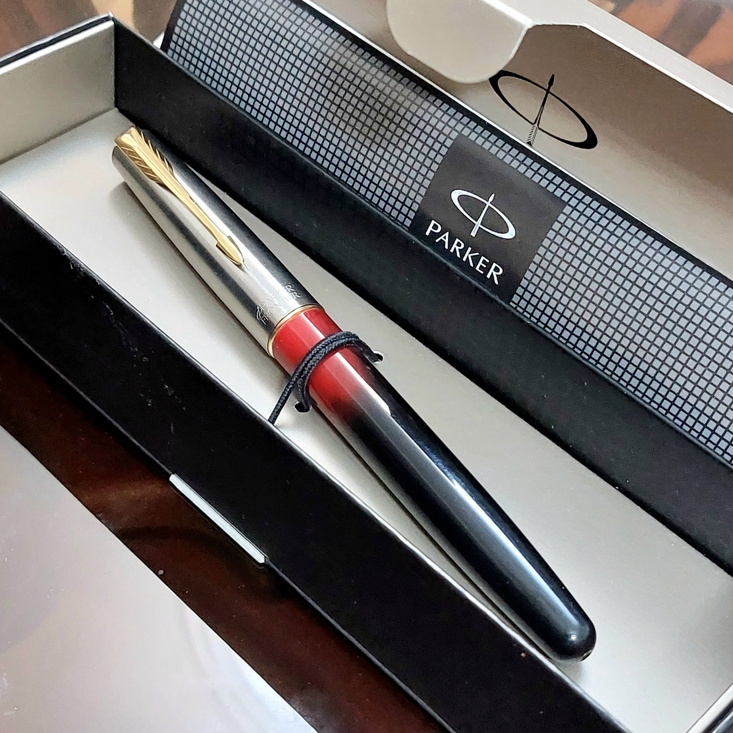 خودنویس Parker آکبند با جعبه مدل فرانتیر کلکسیونی
