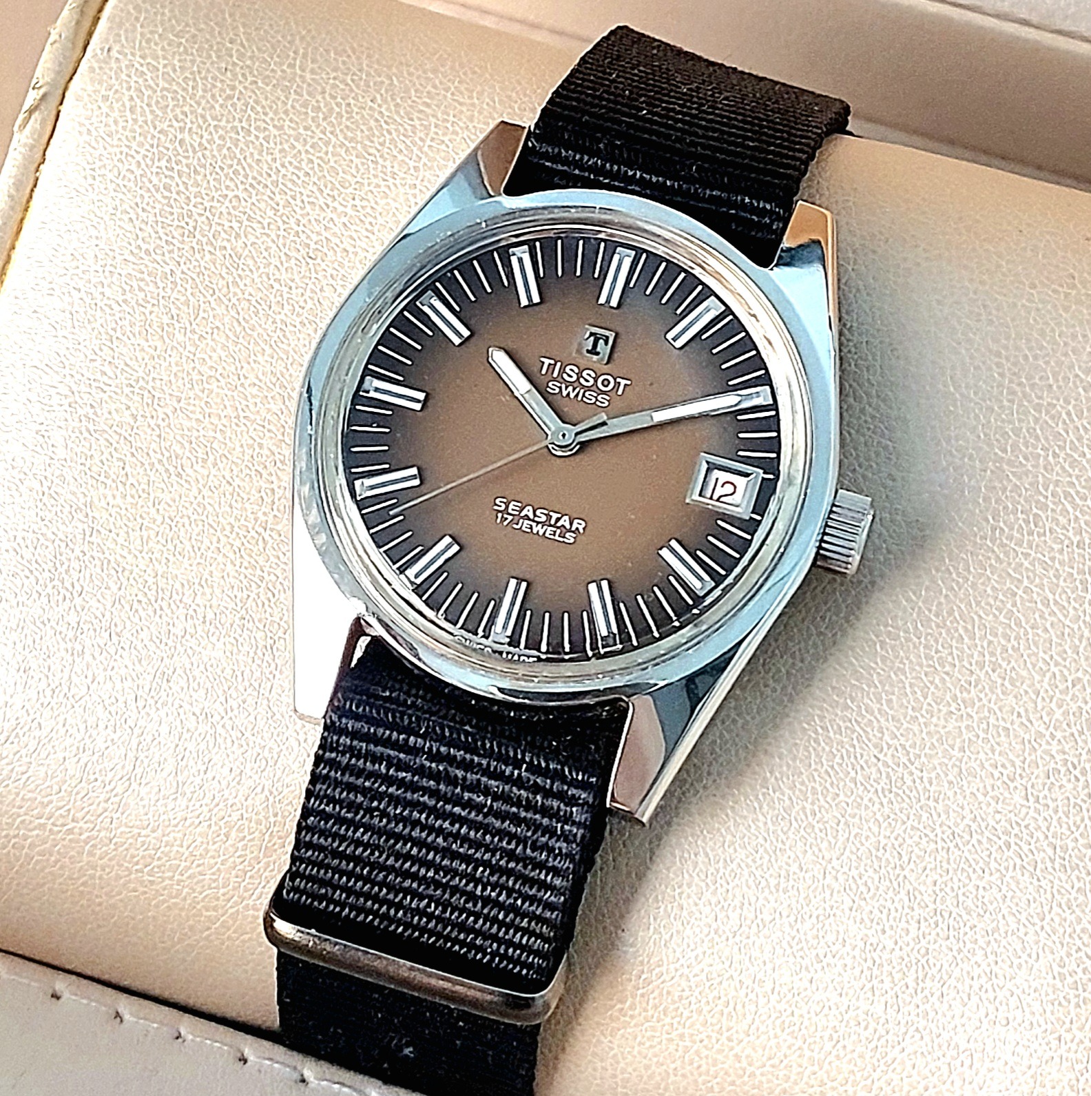TISSOT سوئیس موتور کوکی 17جواهر Siestar ارزنده