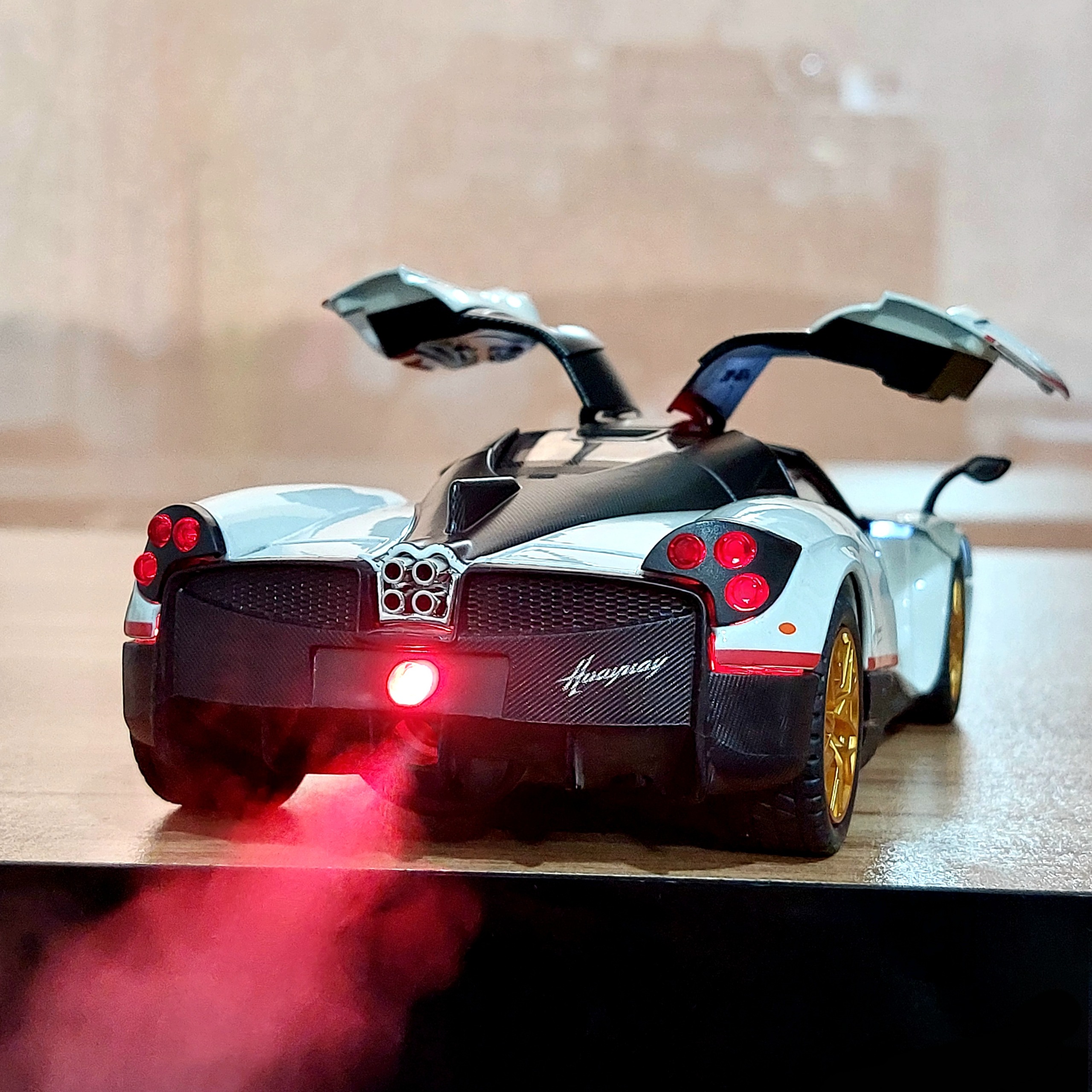 ماکت دودزا PAGANI فلزی کوپه بینظیر چراغ دار