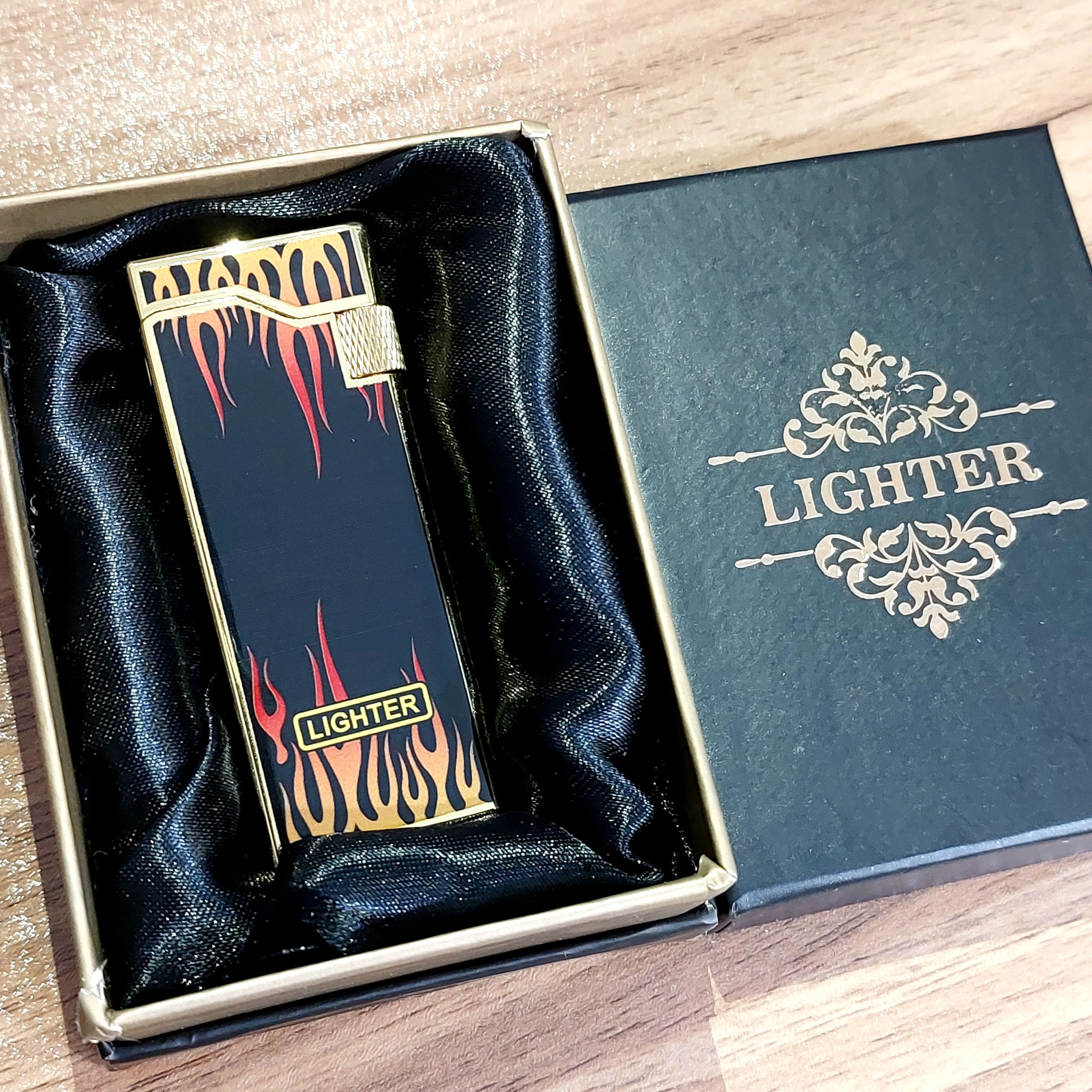فندک LIGHTER کادویی بغل زن گازی همراه با جعبه