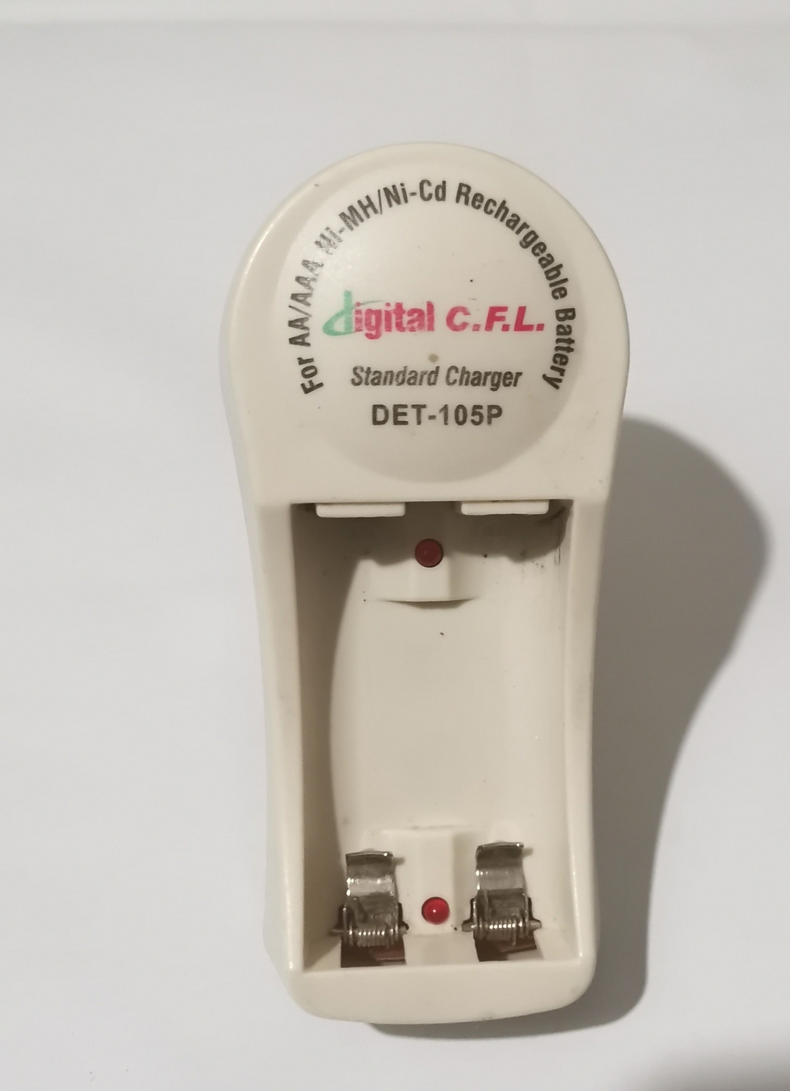 شارژر باتری قلمی و نیم قلمی C-F-L