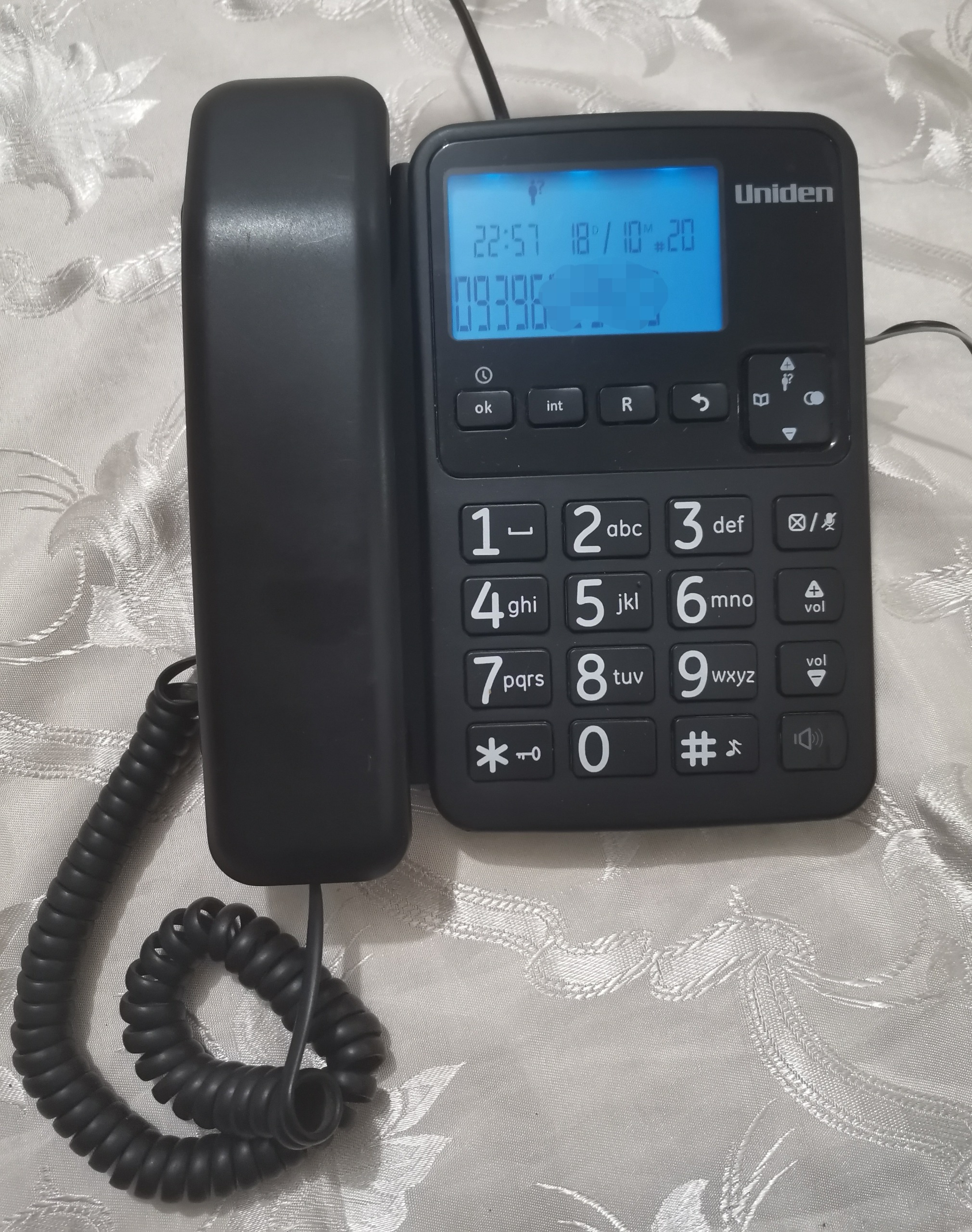 تلفن با سیم یونیدن uniden دارای مخاطب یاب