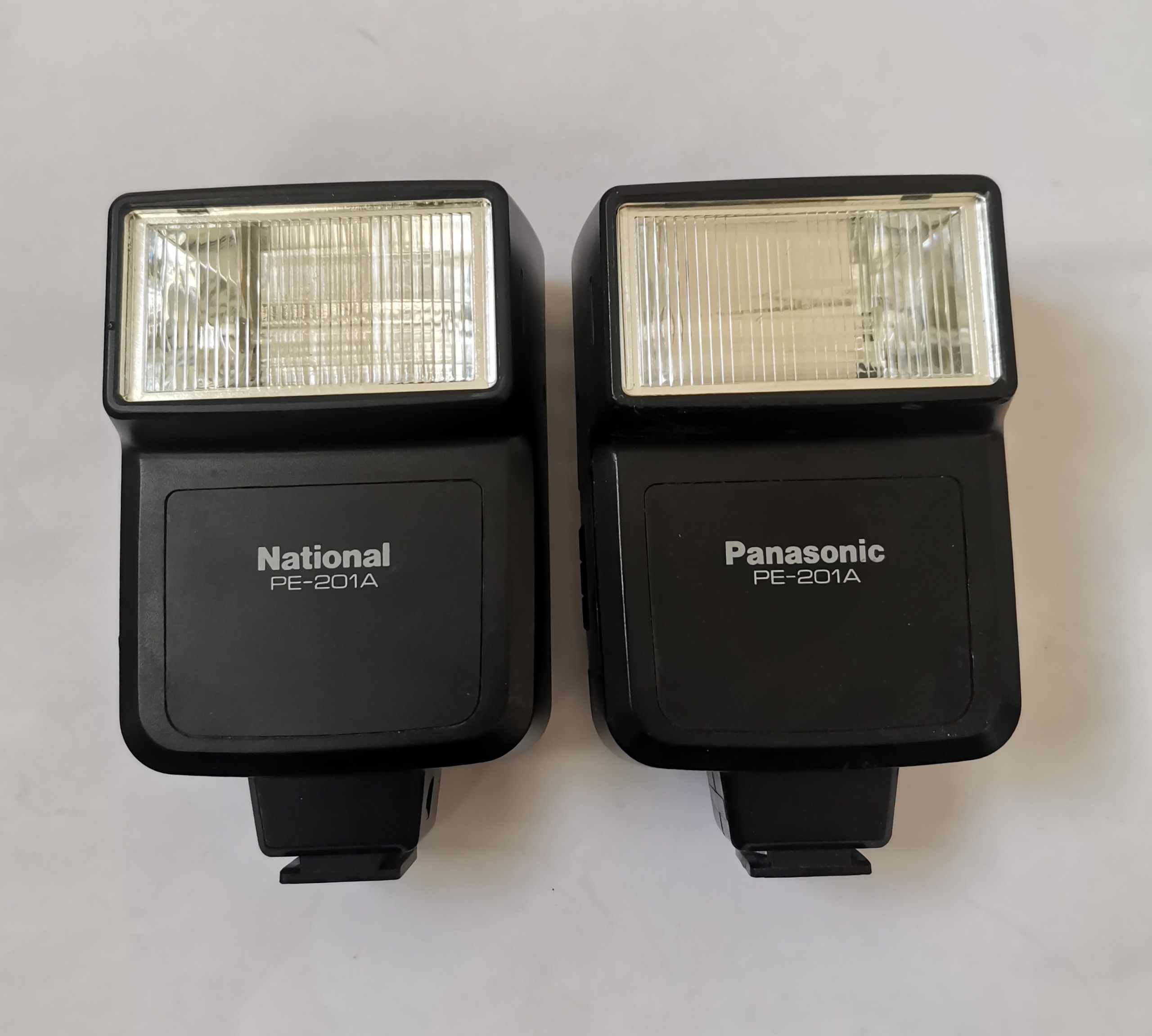 1 عدد فلاش دوربین ناسیونال سالم تمیز