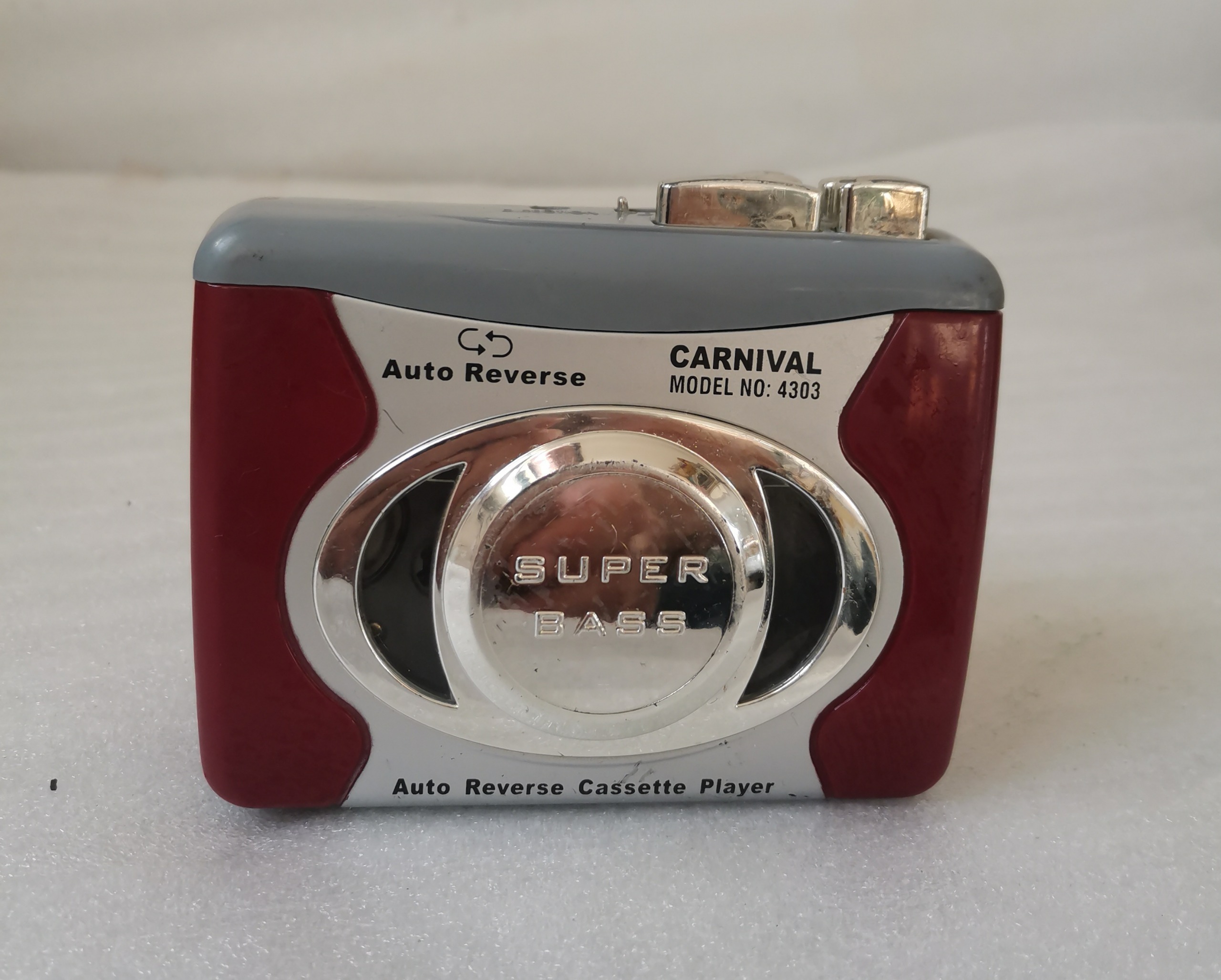 واکمن دولبه قدیمی کاست خور