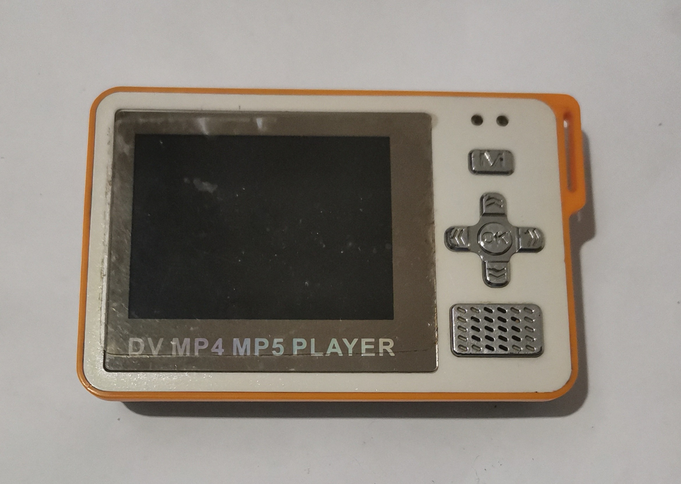 دستگاه DV MP4 MP5 PLAYER (توضیح دارد