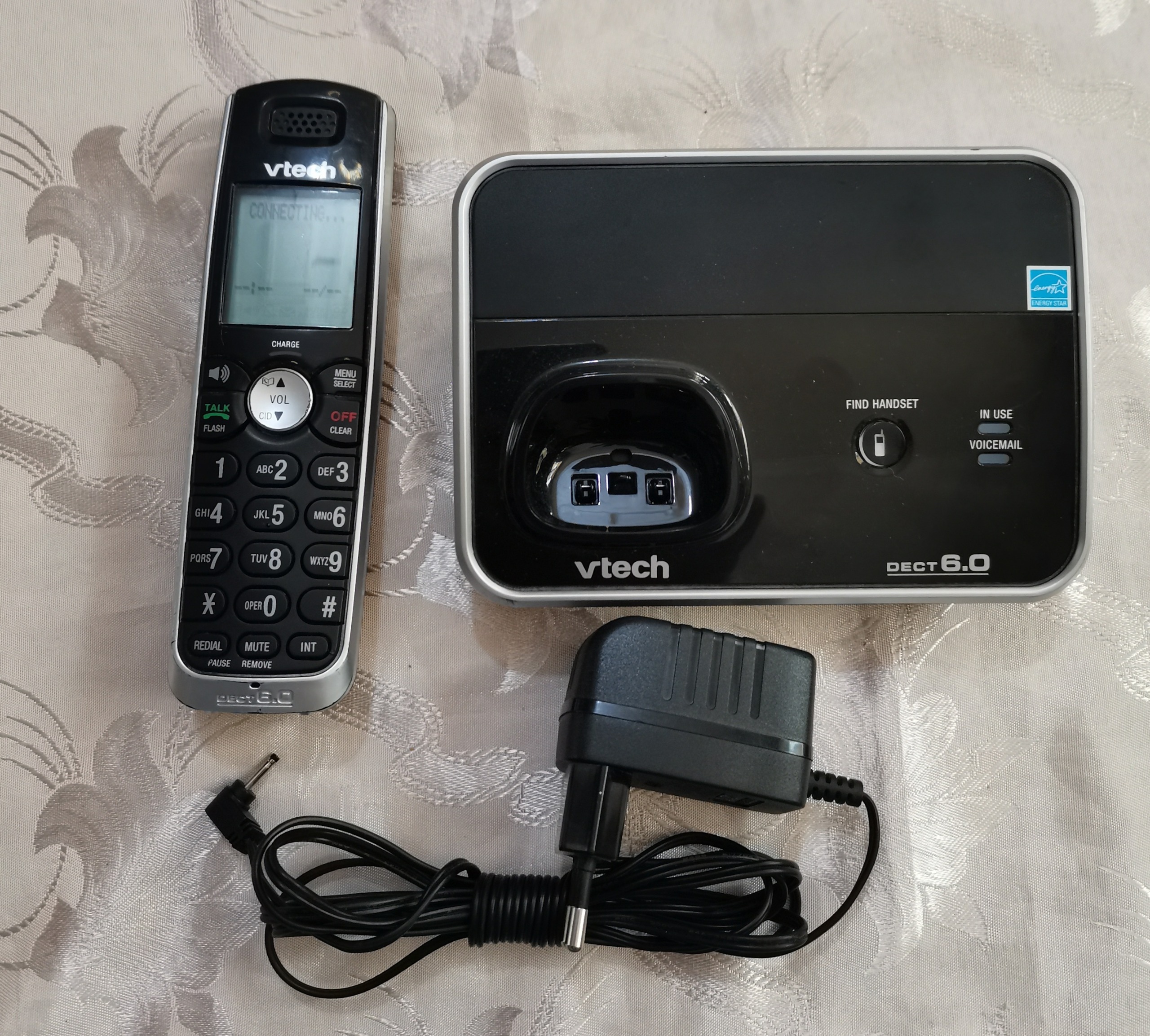 تلفن بی سیمی وی تک