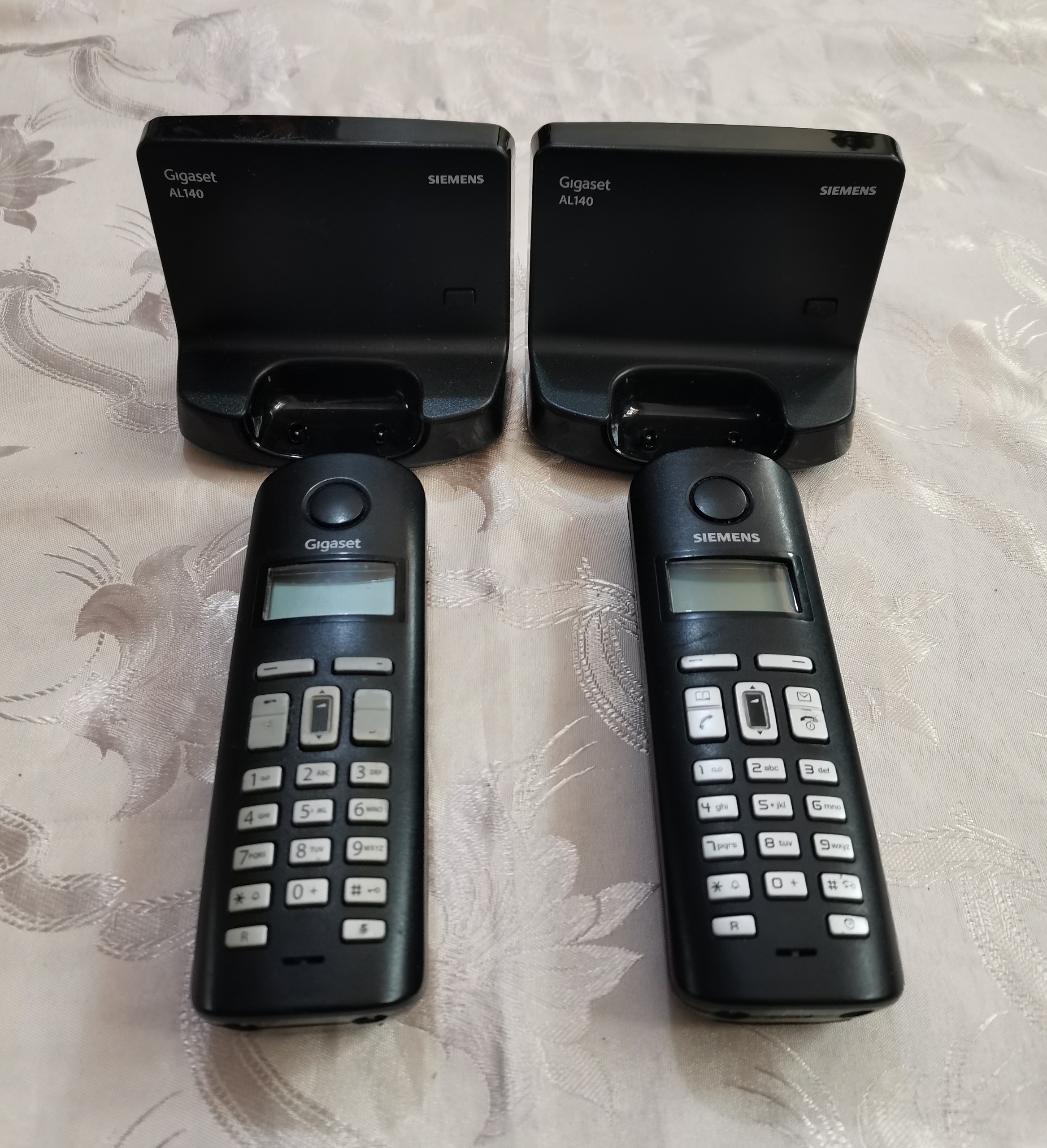 دو عدد تلفن زیمنس آلمانی (توضیح دارد