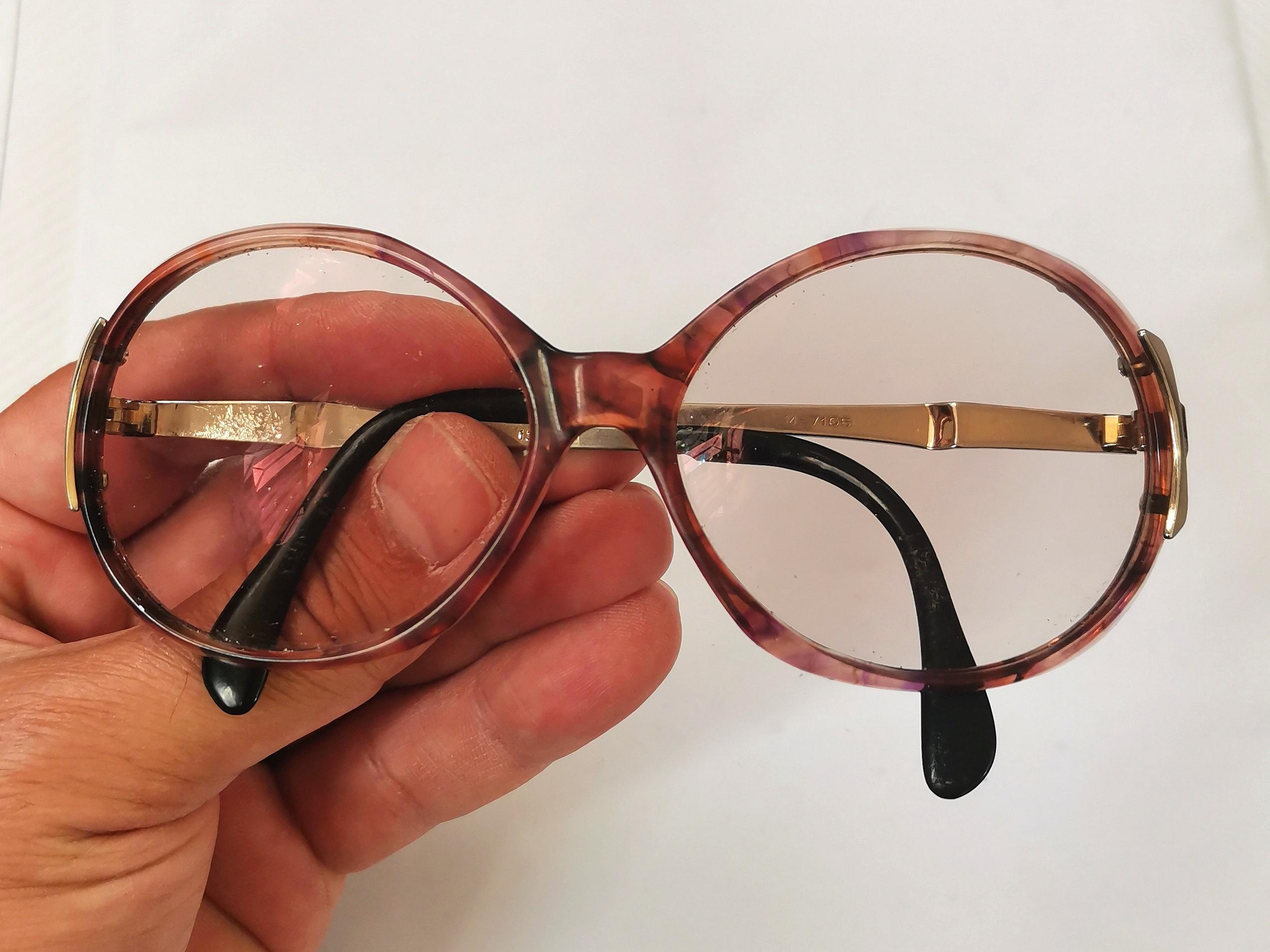 عینک قدیمی کیفیت عالی دهه 1970