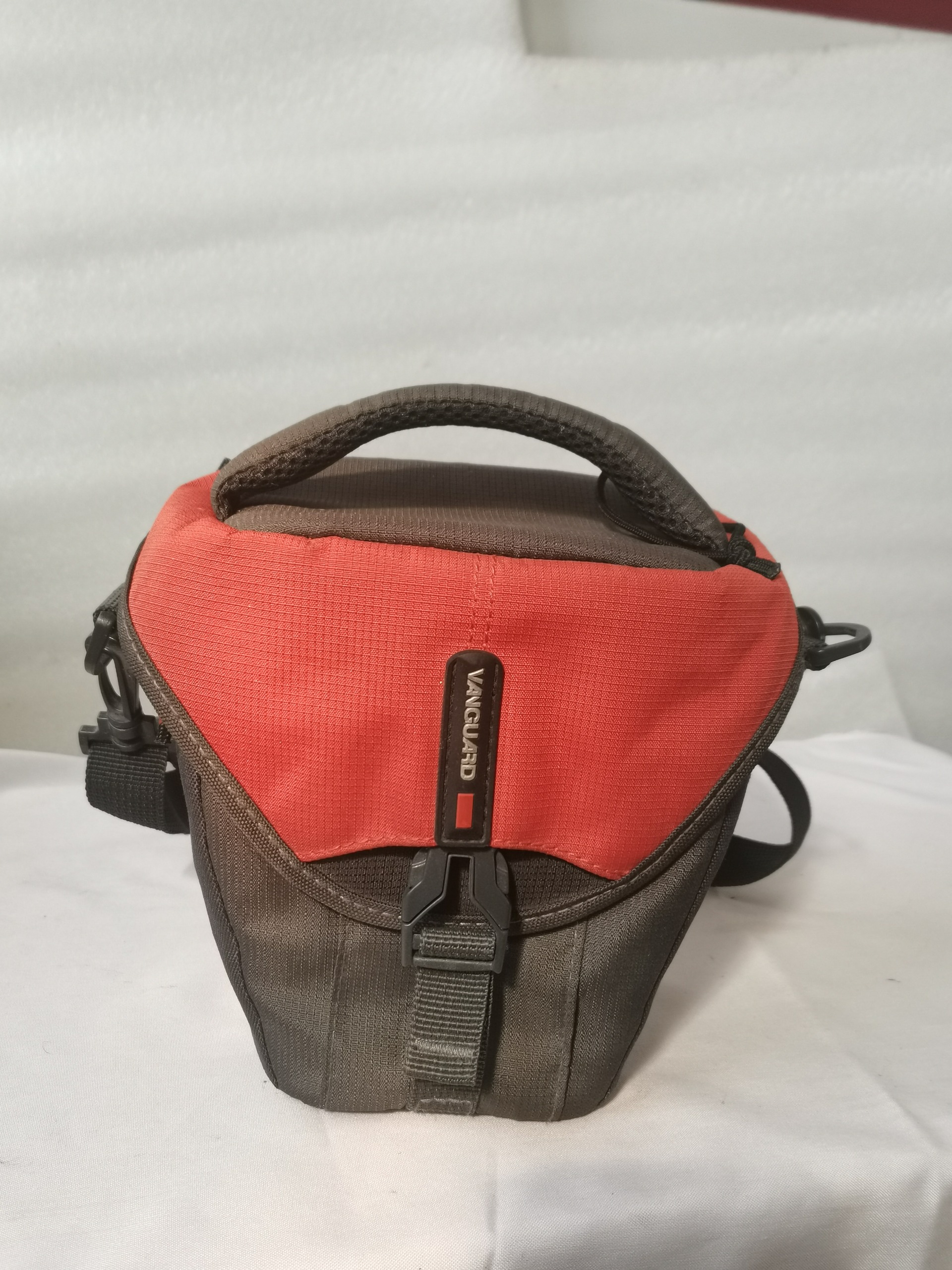 کیف دوربین ونگارد VANGUARD سالم