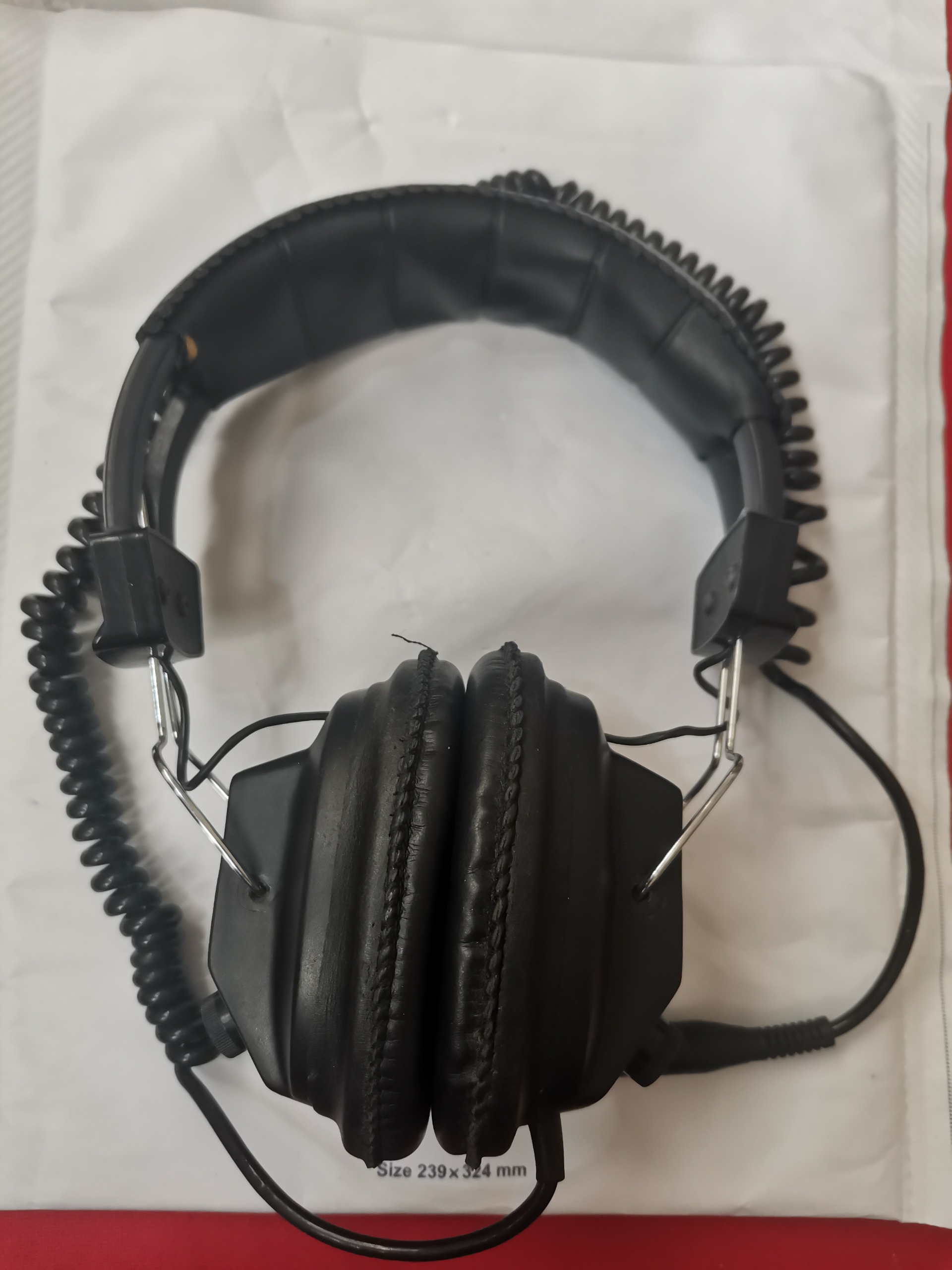 هدفون قدیمی یاماها مدل ym-303(توضیح دارد