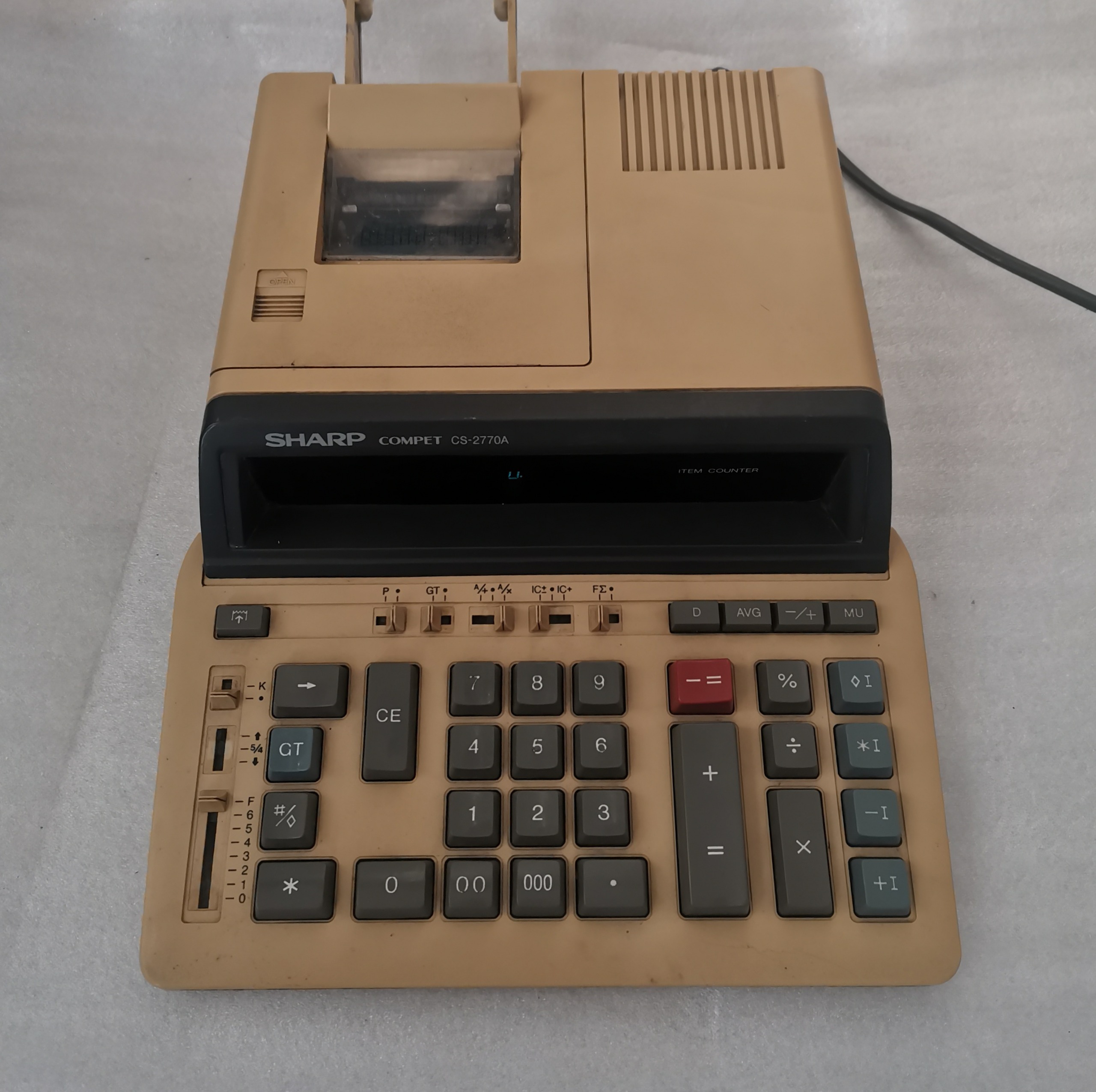 ماشین حساب قدیمی شارپ (توضیح دارد