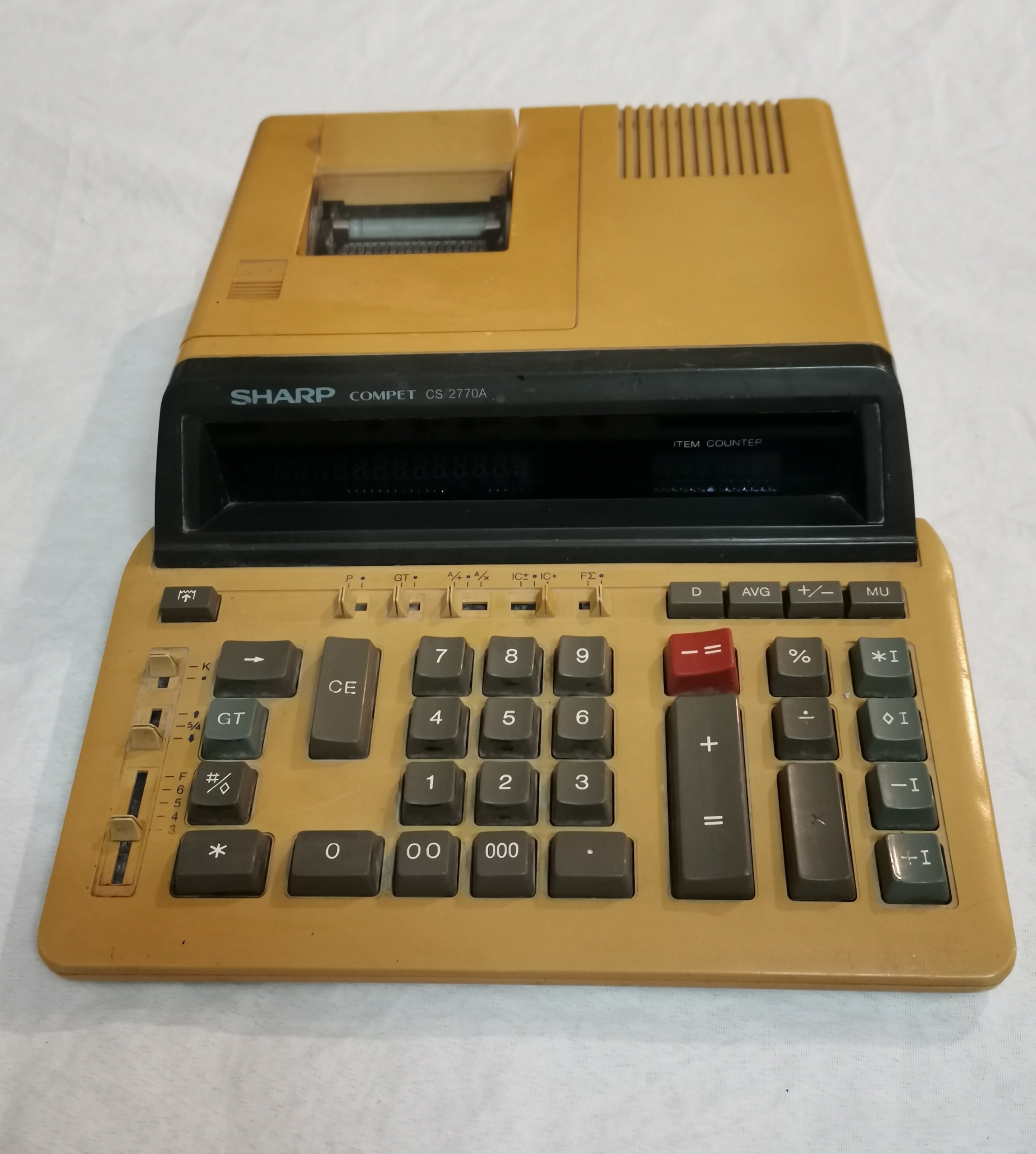 ماشین حساب لامپی قدیمی شارپ