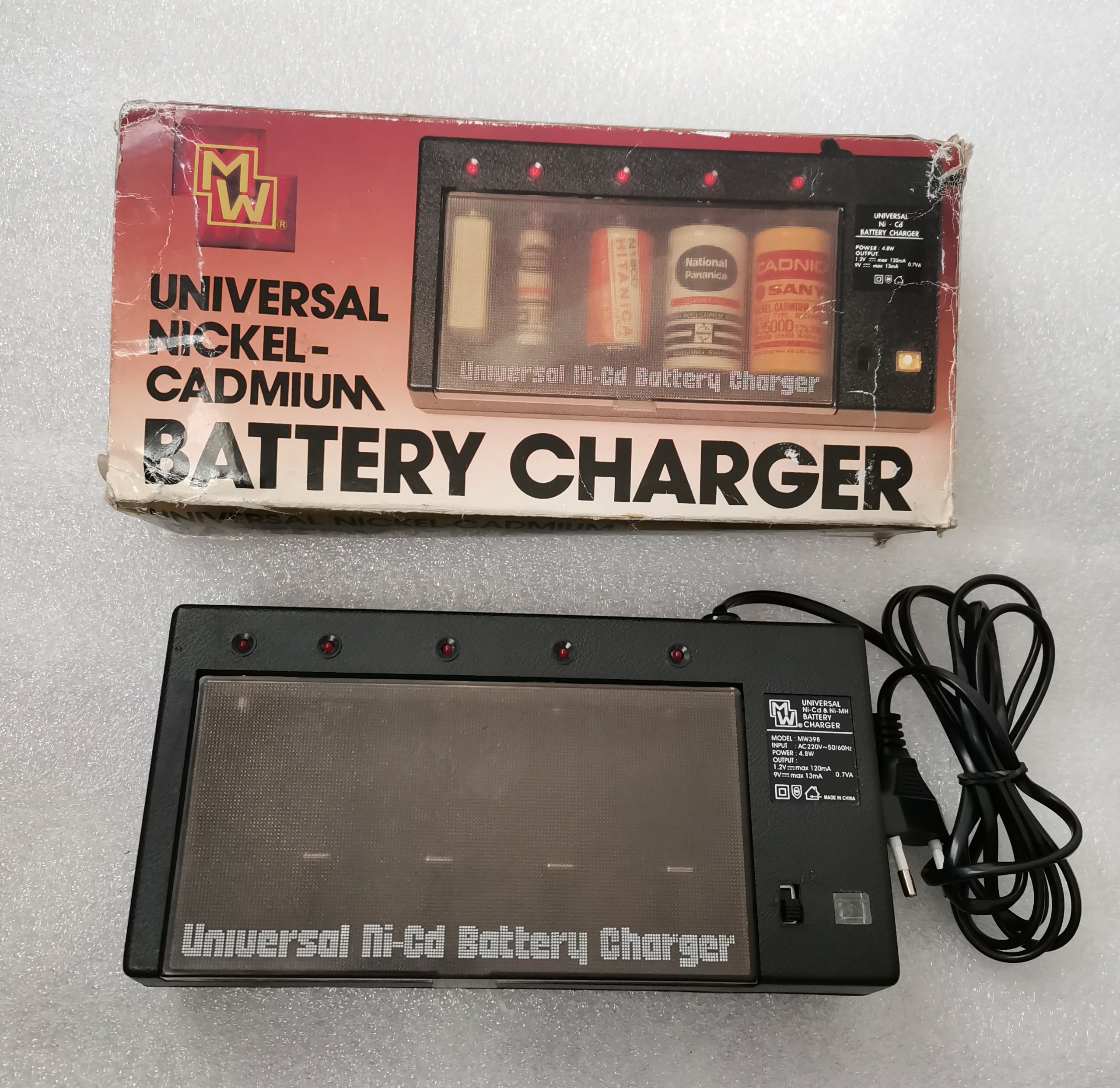 شارژر انواع باتری یونیورسال UNIVERSAL