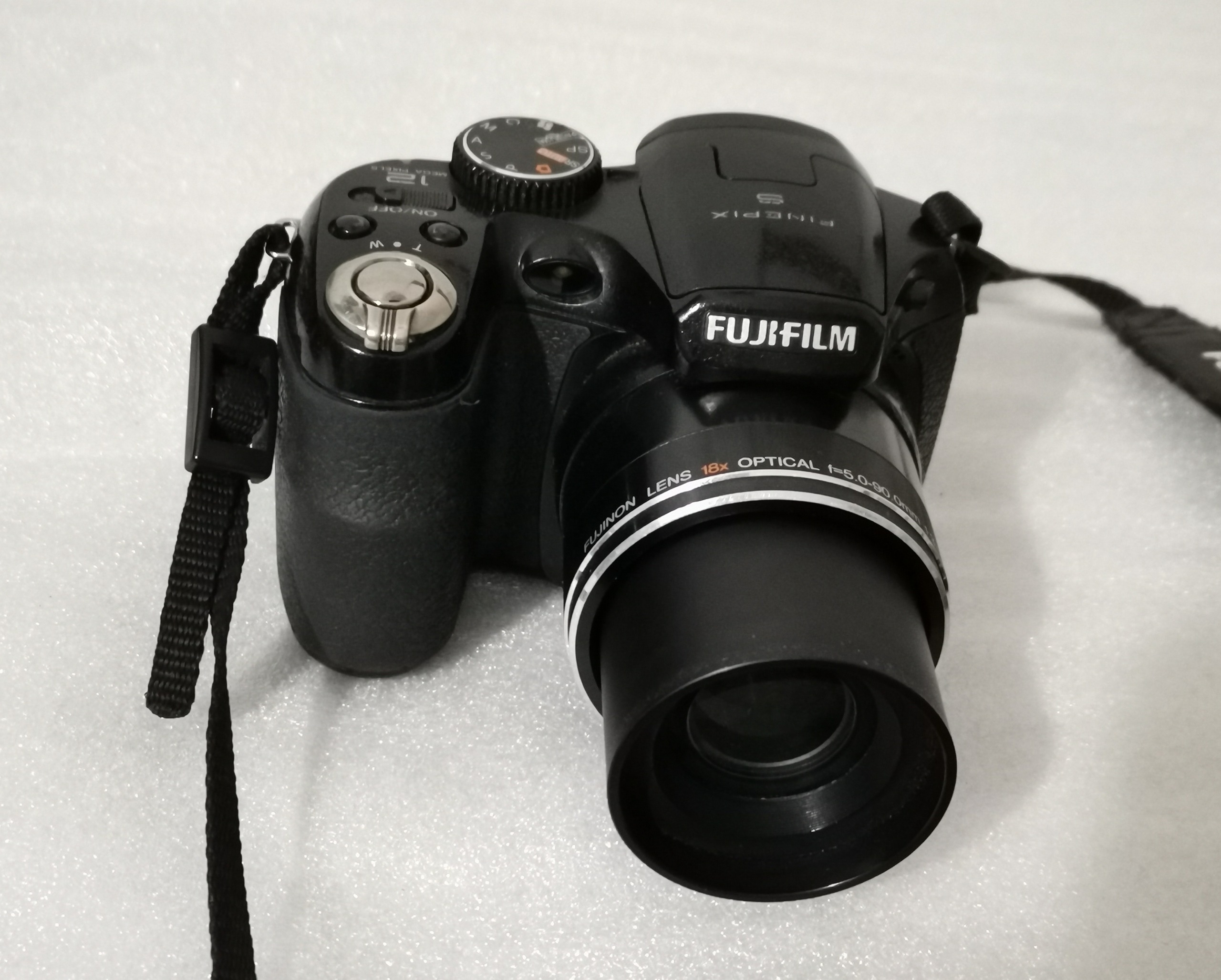 دوربین عکاسی دیجیتال 12 مگاپیکسل فوجی فیلم