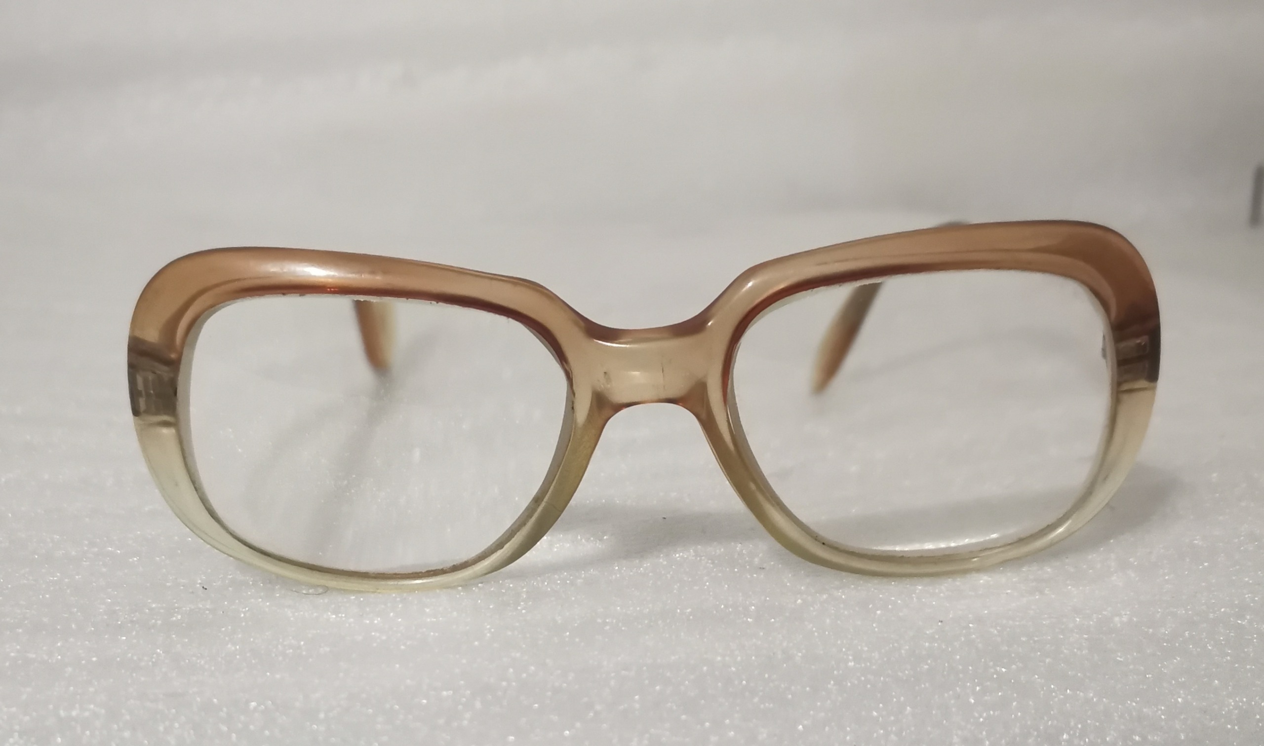 فریم عینک طبی قدیمی زنانه عدس نمره بالا