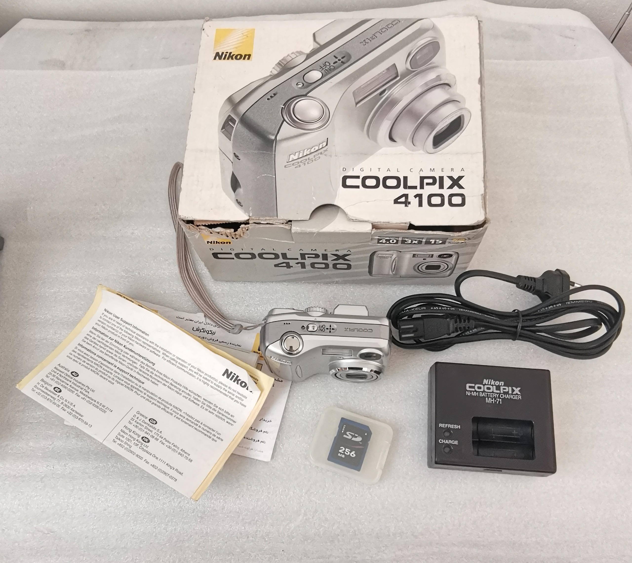 دوربین عکاسی دیجیتال نیکون Nikon با لوازم