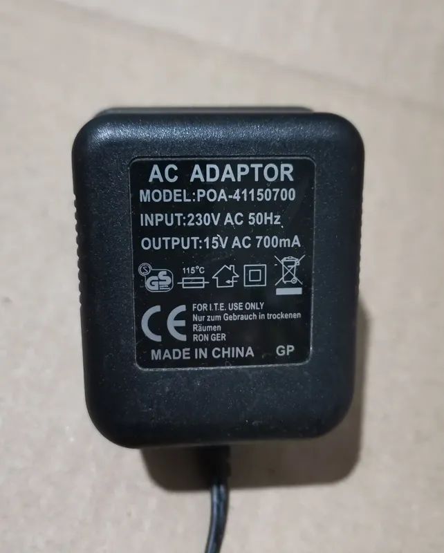 آداپتور 15 ولت